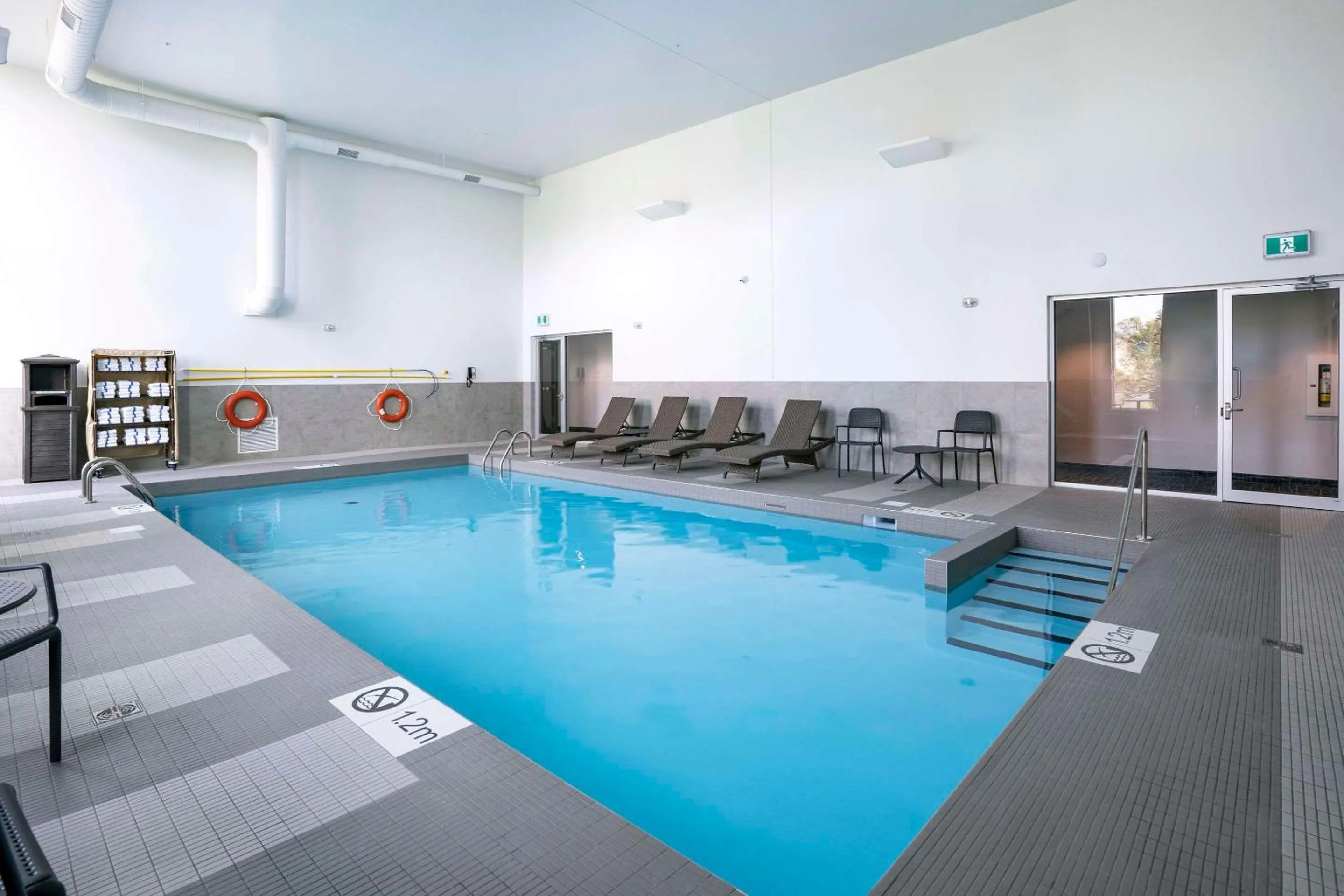 Swimming pool in Quality Inn