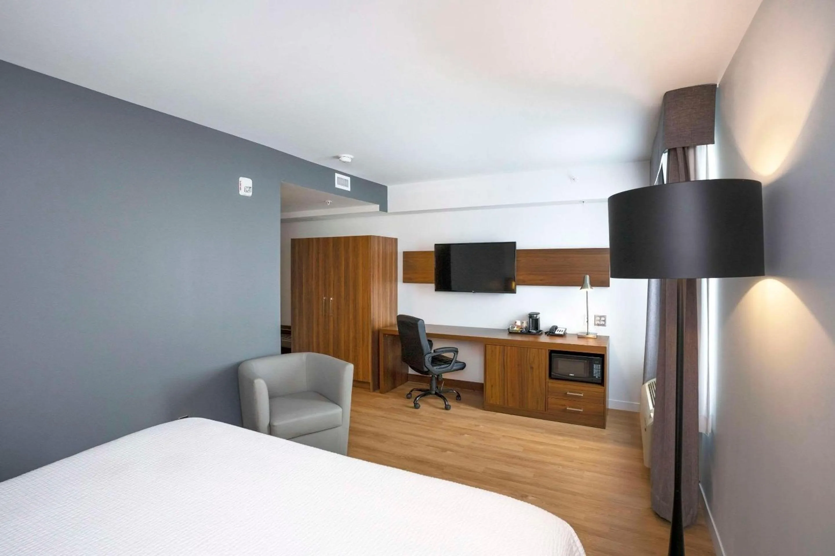 Bedroom, Bed in Quality Inn