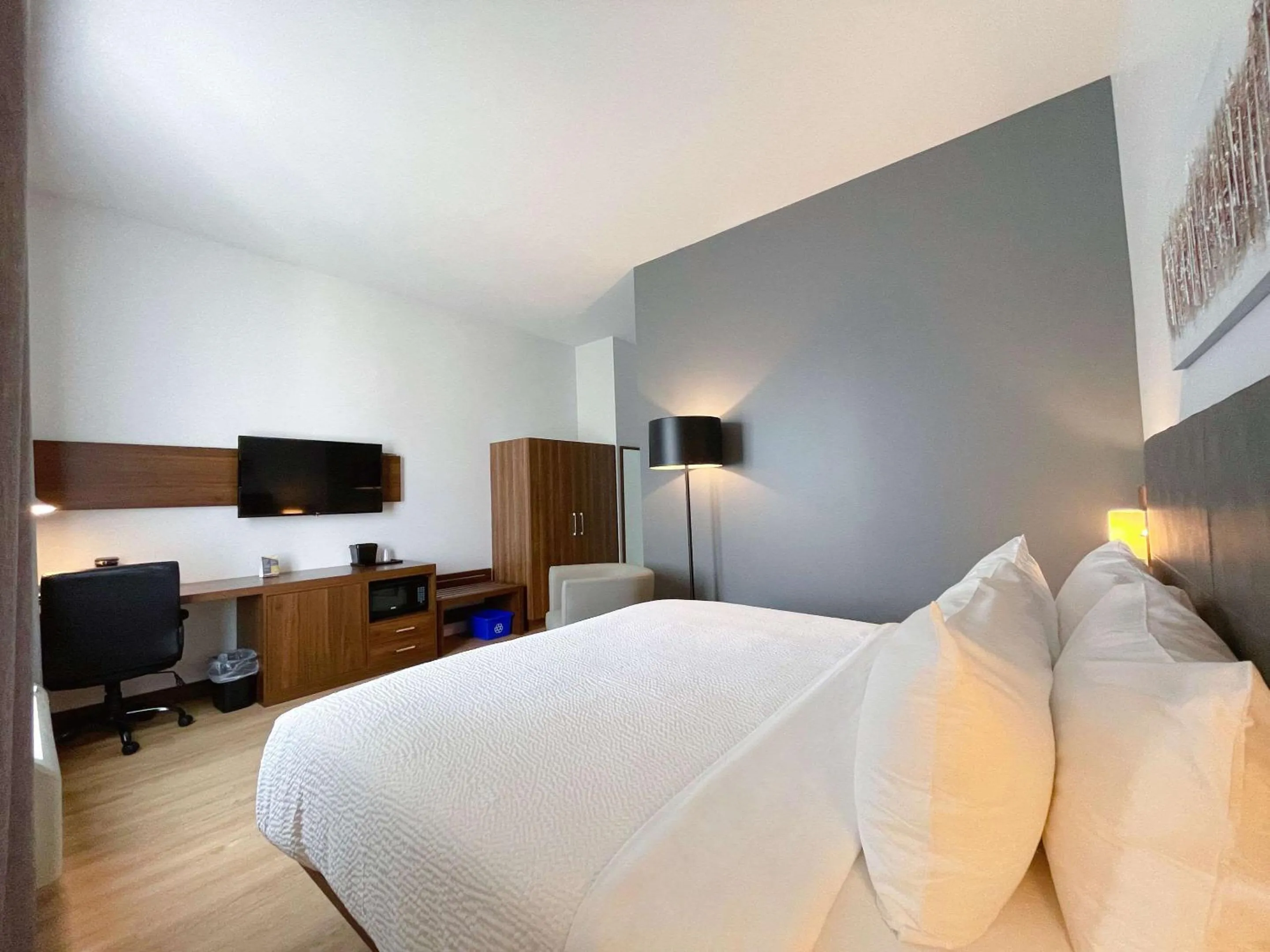 Bedroom, Bed in Quality Inn