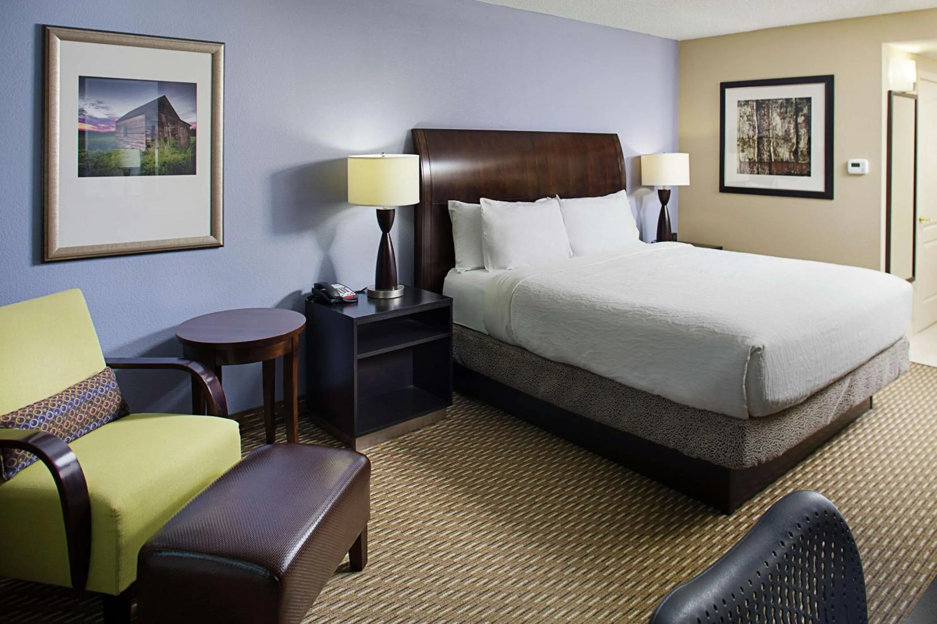 Bed in Hilton Garden Inn Raleigh Durham Airport