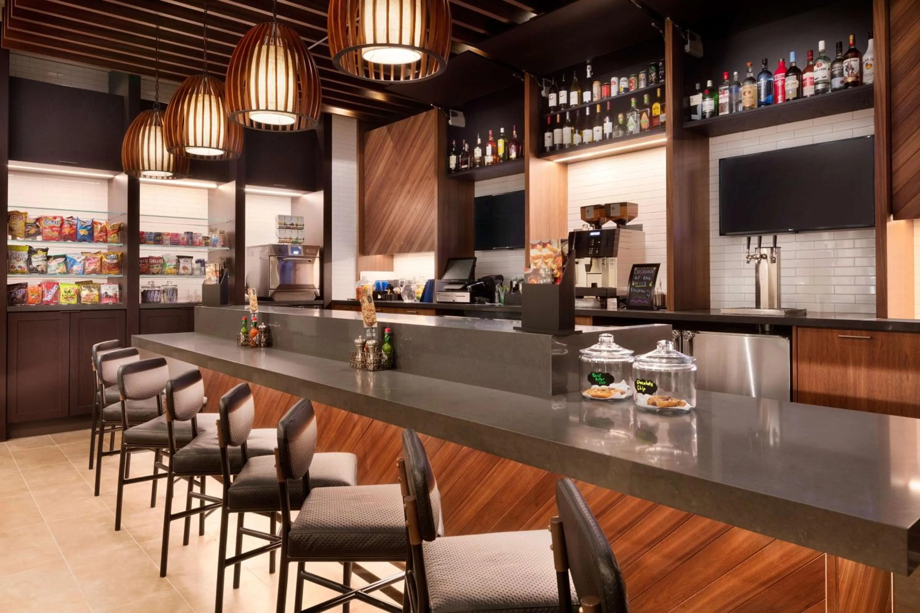 Lounge or bar in Hyatt Place Oklahoma City Bricktown