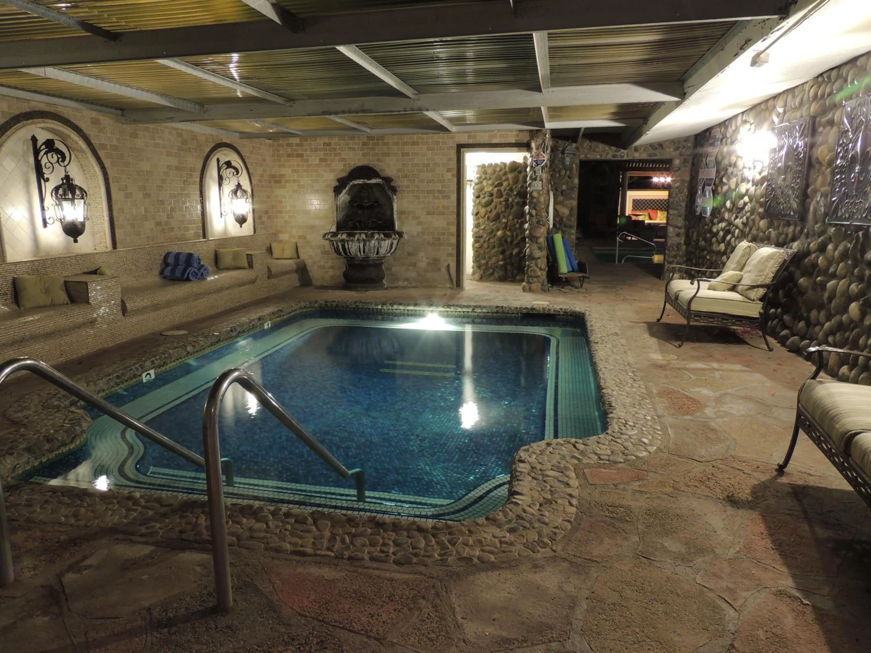 Hot Spring Bath in Tuscan Springs Hotel & Spa