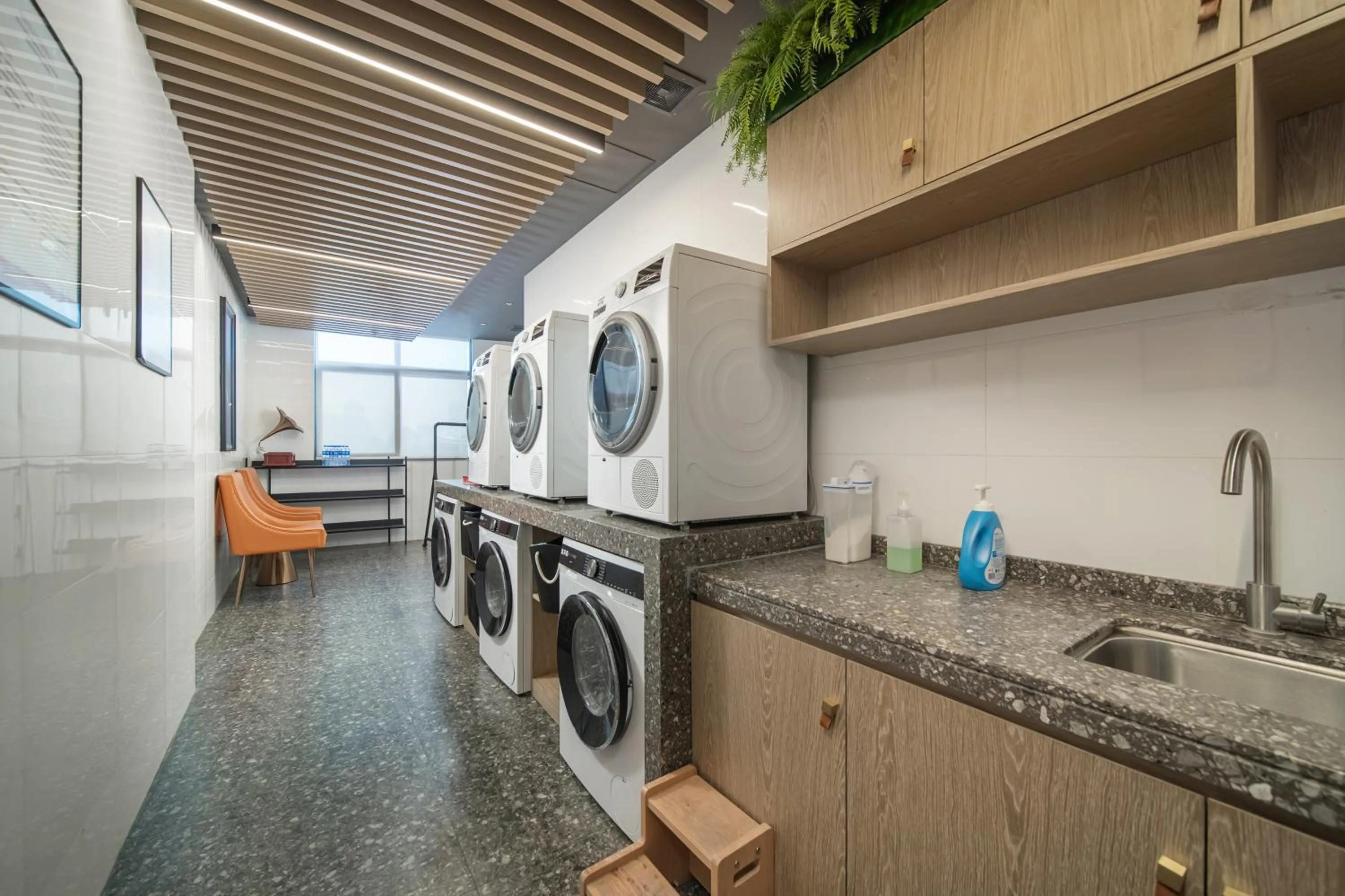 washing machine in Arthur Hotel Zhujiang New Town Guangzhou