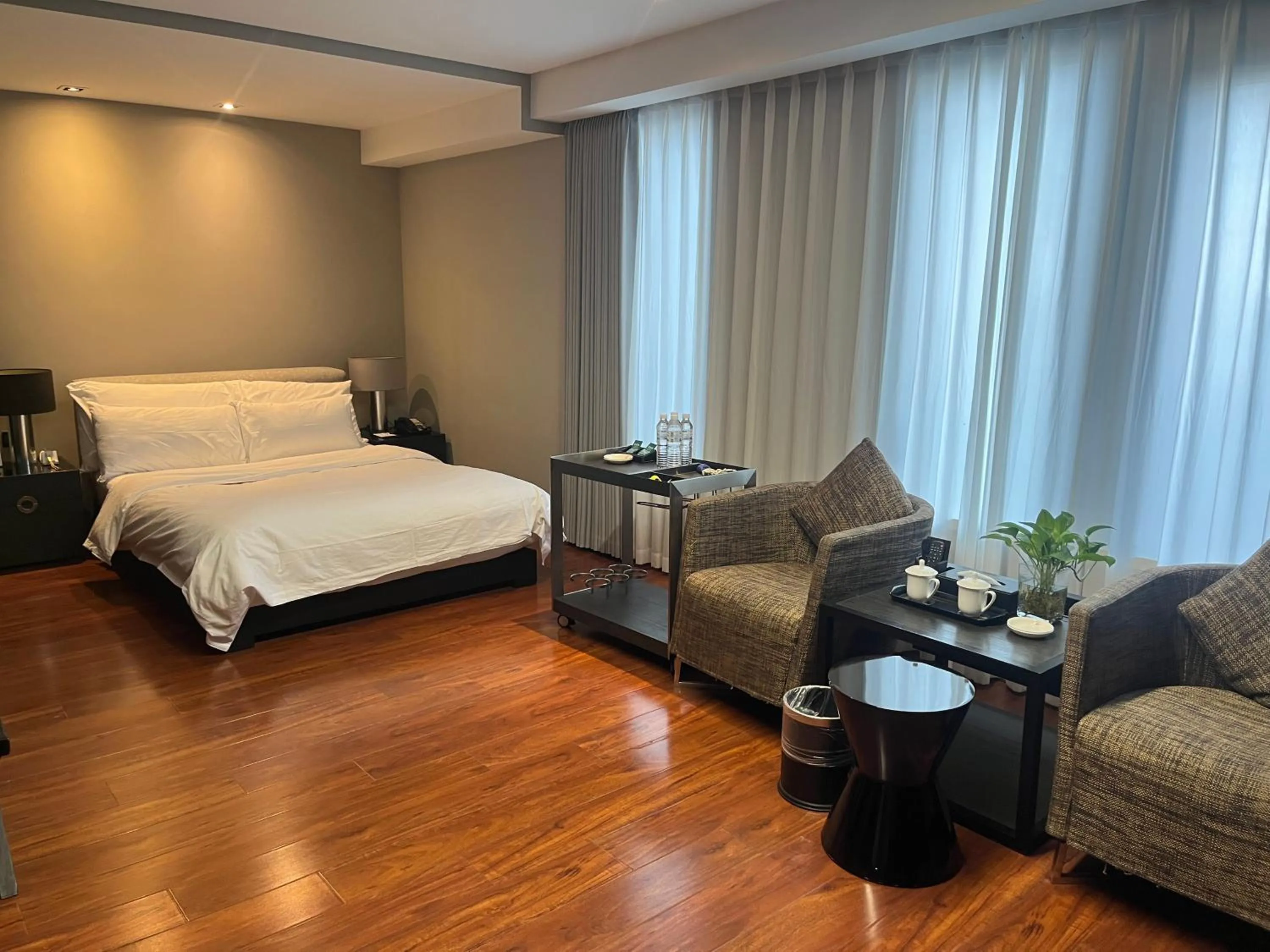 Bed in Qingdao Housing International Hotel