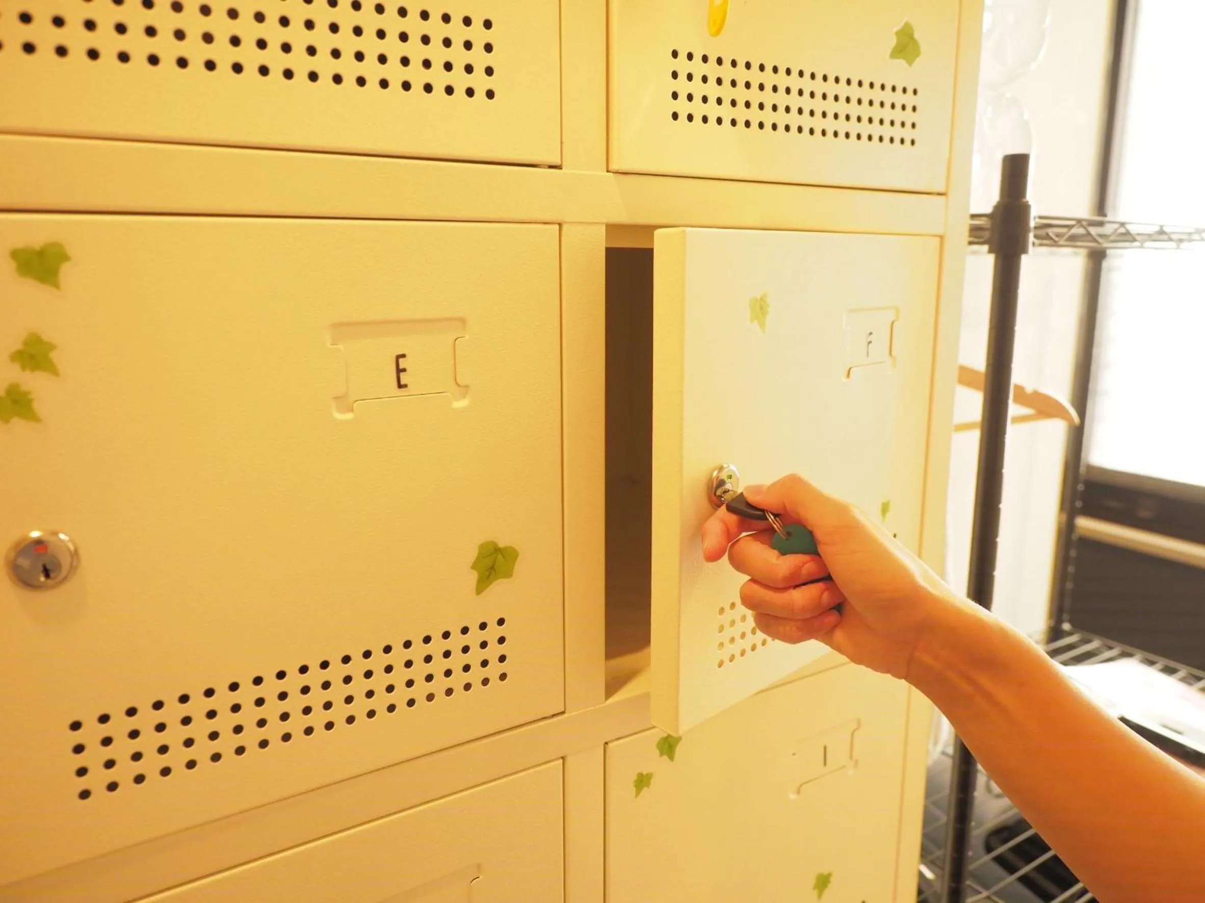 microwave in bnb+ Akihabara (Female Only)