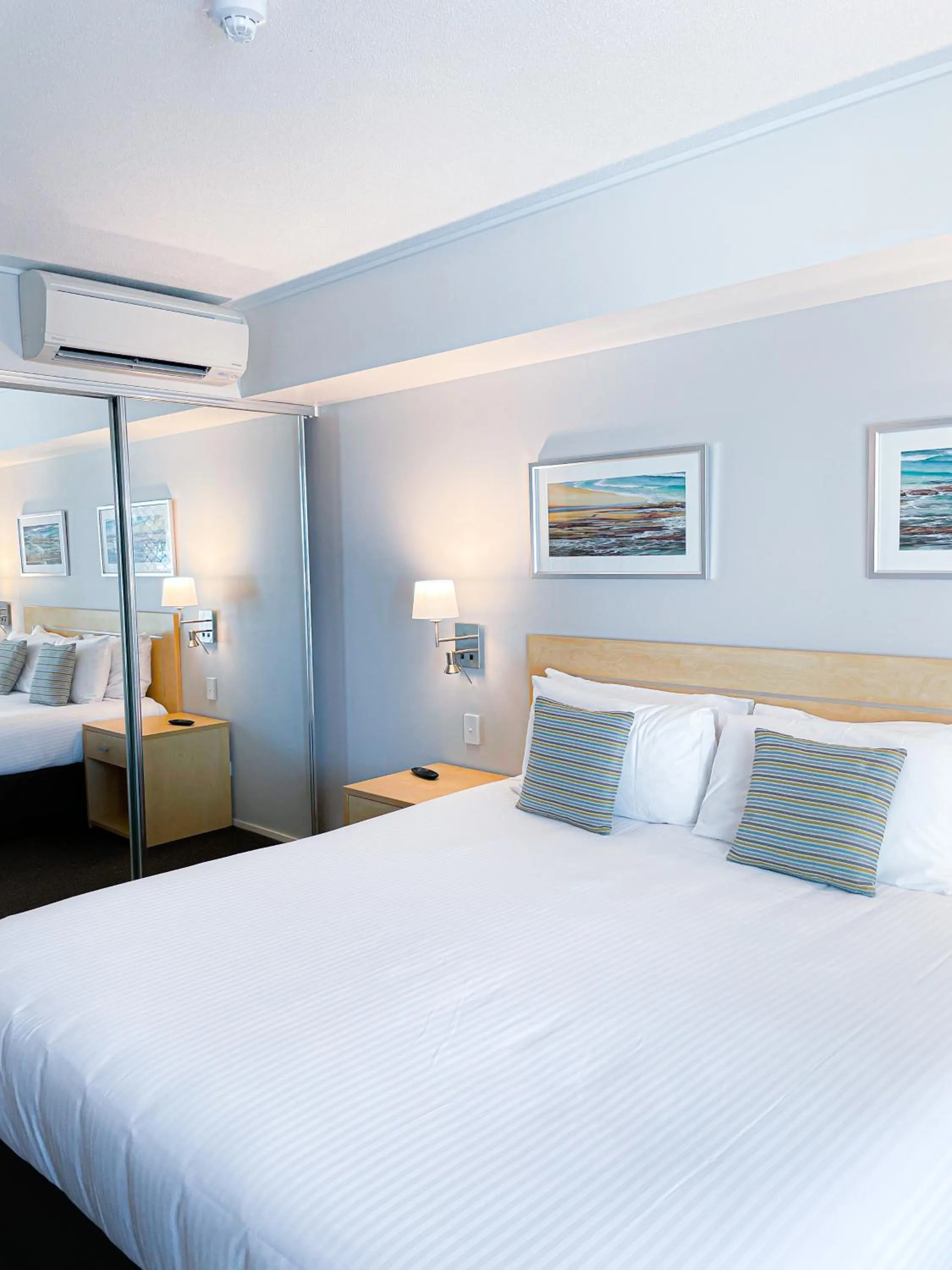 Bed in Ramada Hotel & Suites by Wyndham Ballina Byron