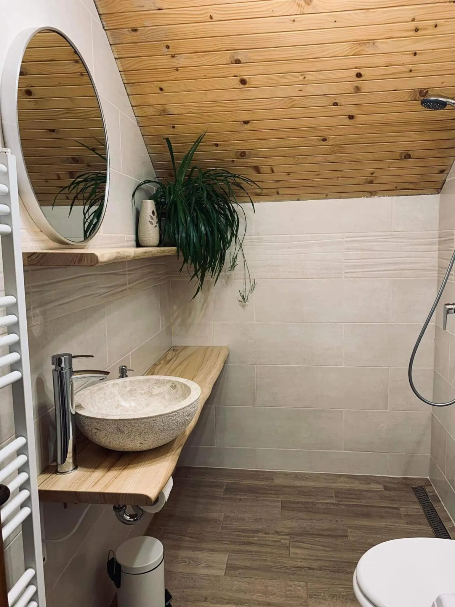 Bathroom in Tourist Farm Strle With Great Local Food