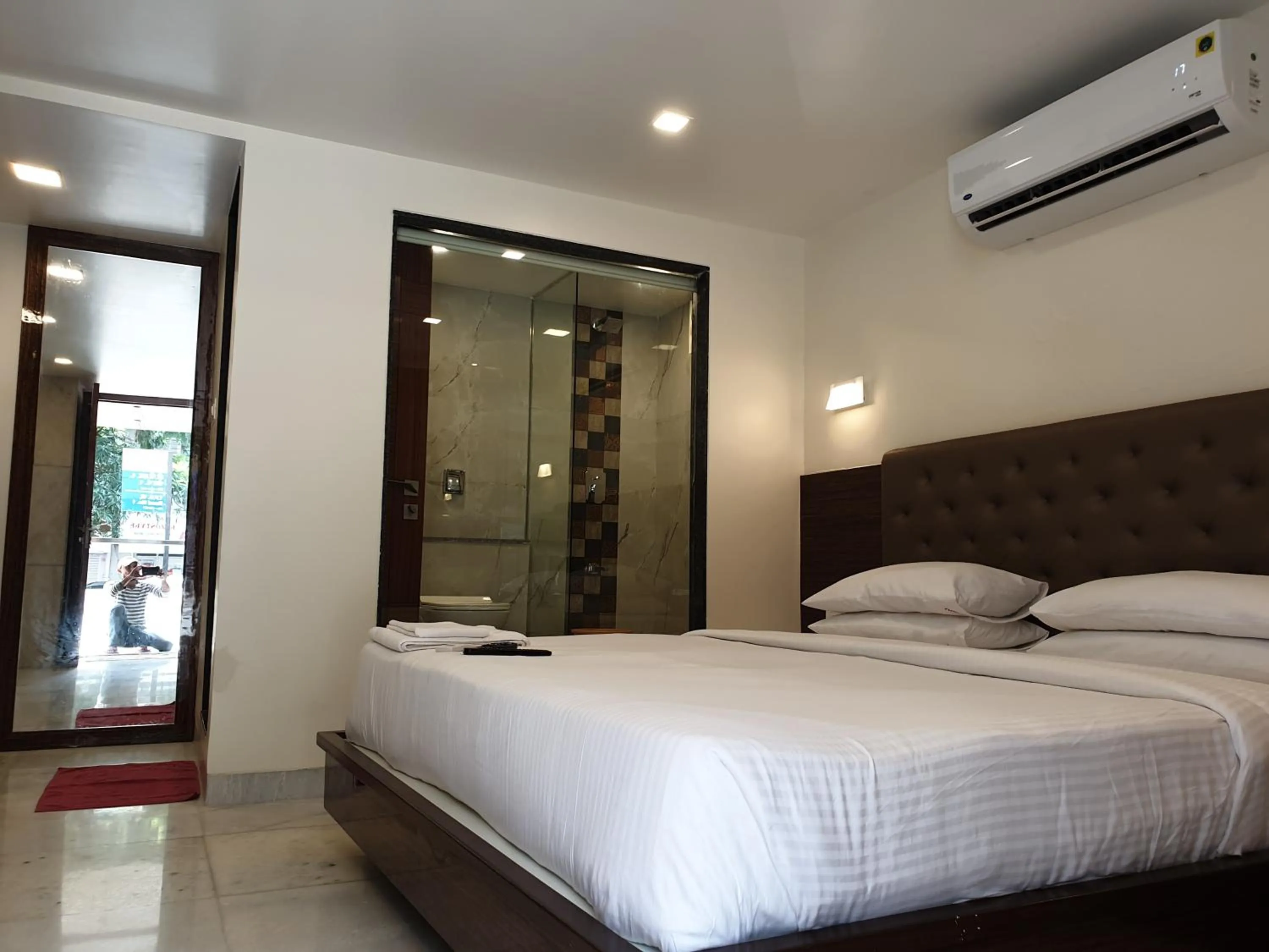 Bed in Hotel Milan International