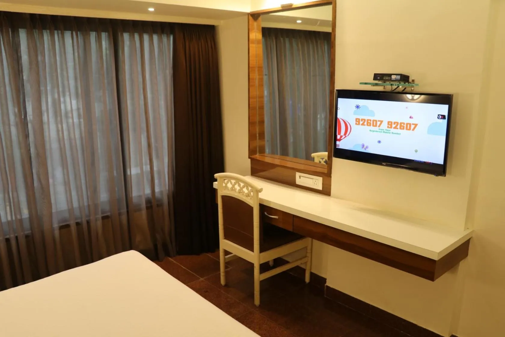 Bed in Hotel Milan International