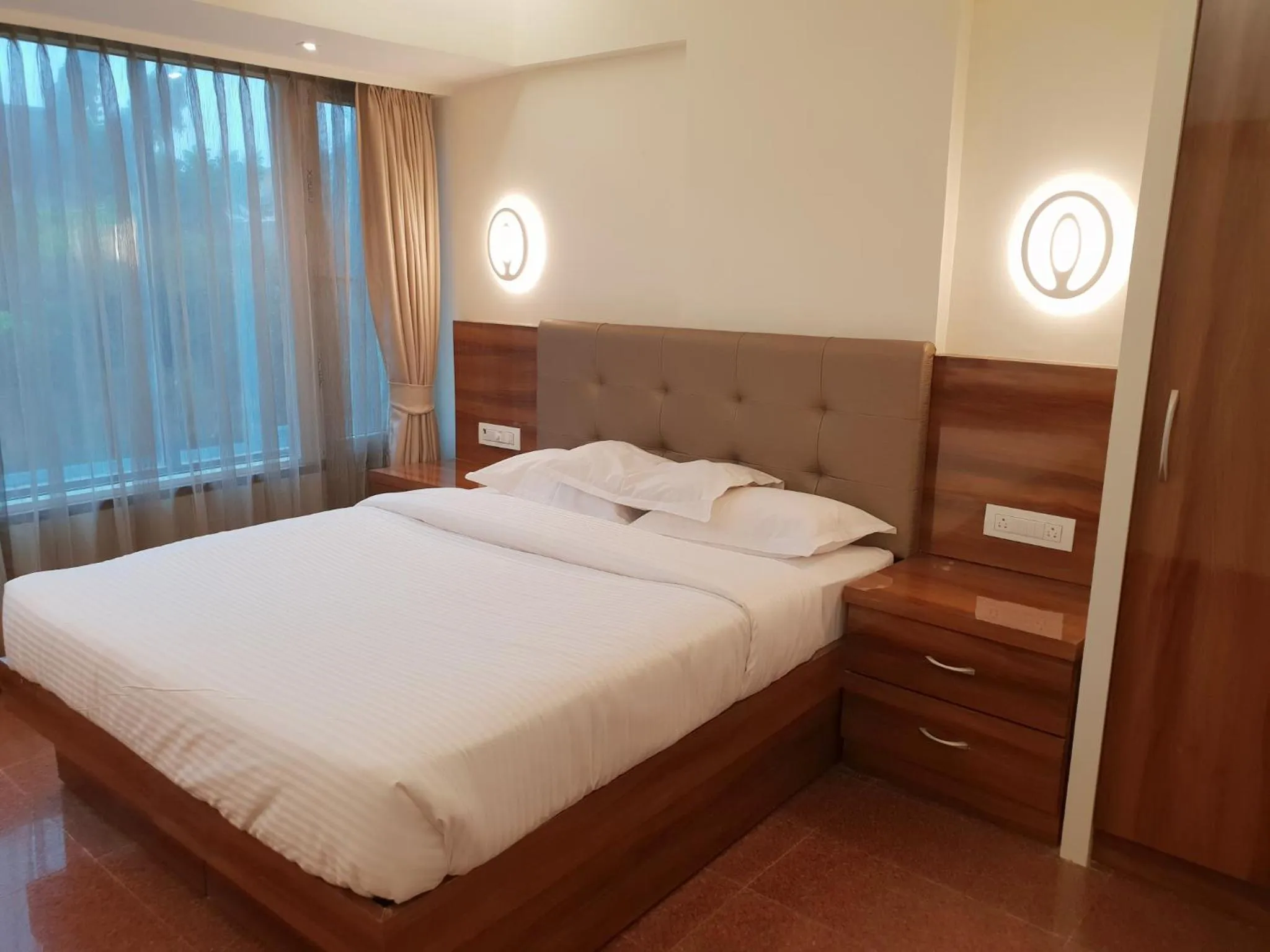 Bed in Hotel Milan International