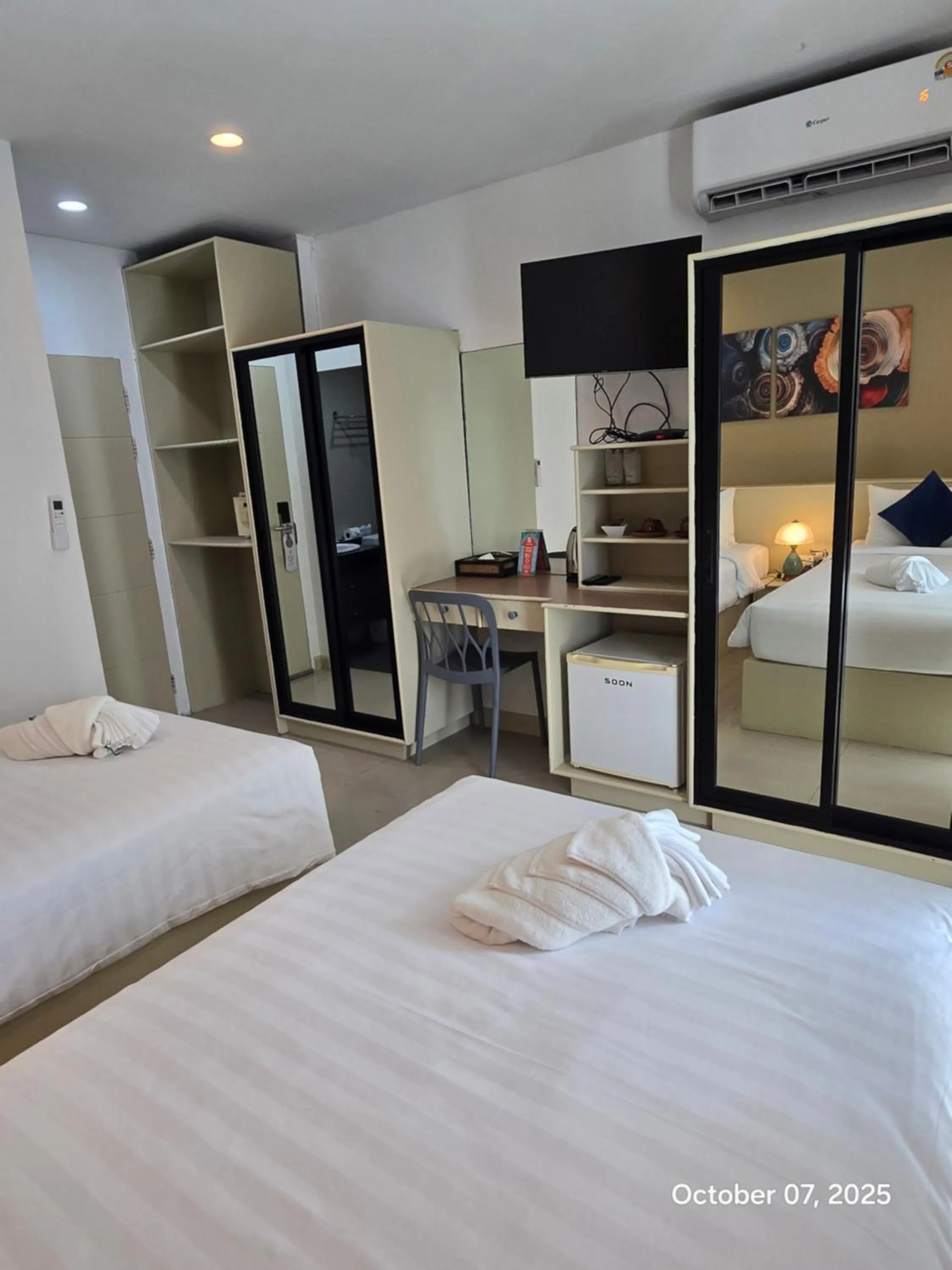 wardrobe, Bed in Modern Living Residence