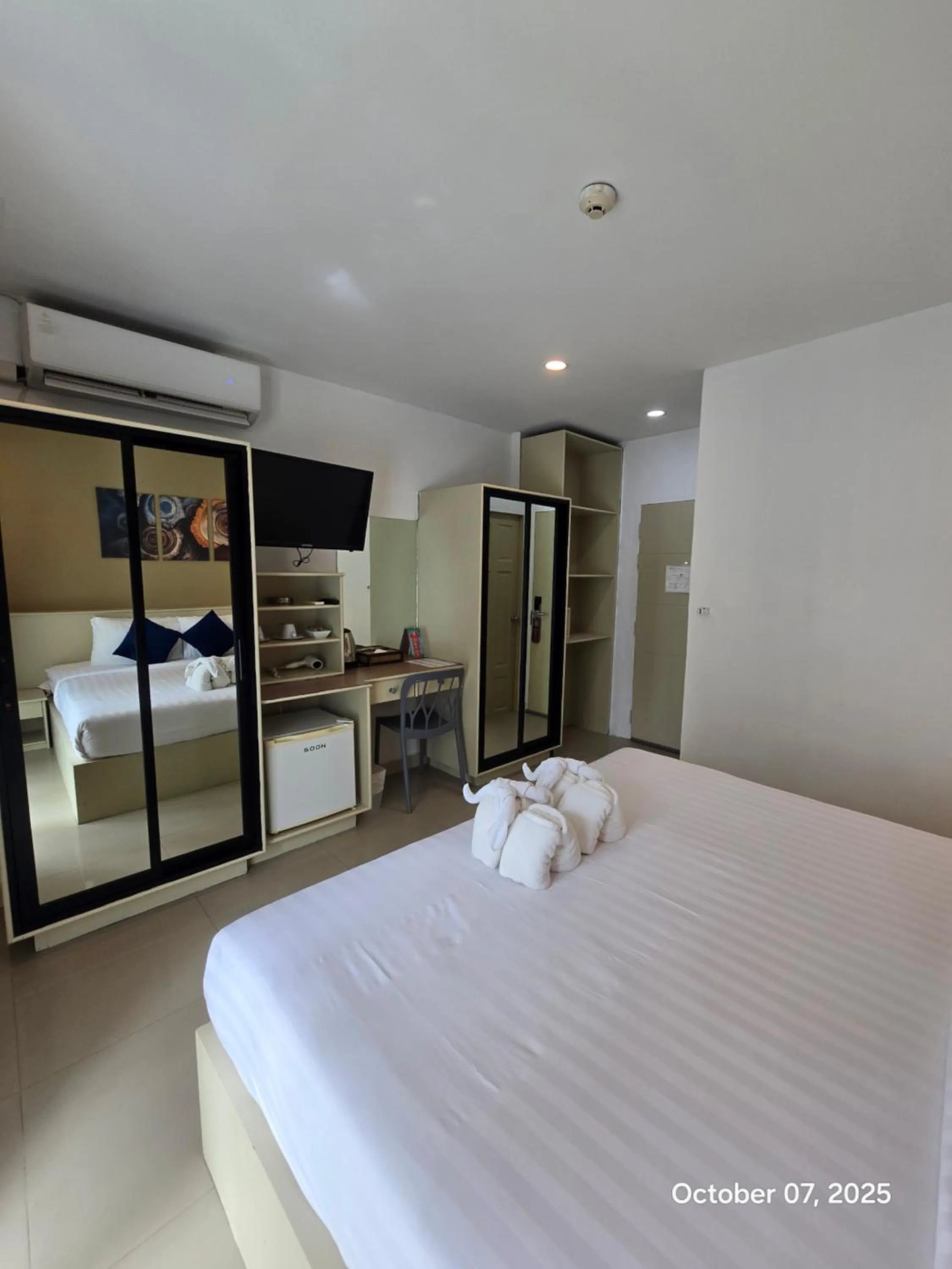 Photo of the whole room, Bed in Modern Living Residence