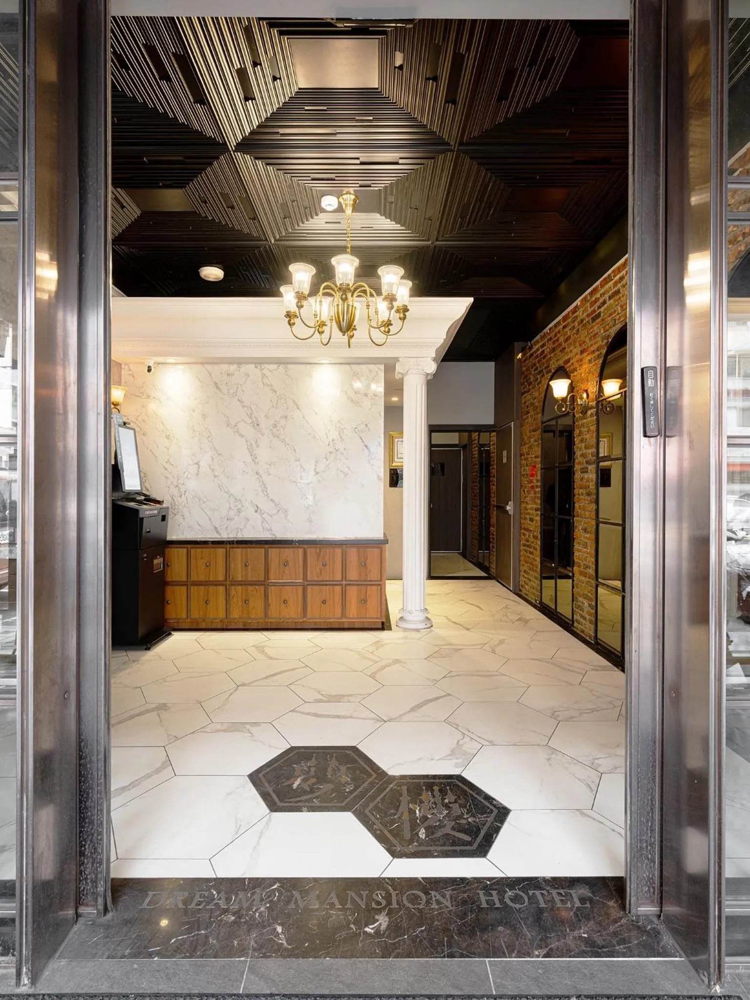 Facade/entrance in Dream Mansion Hotel