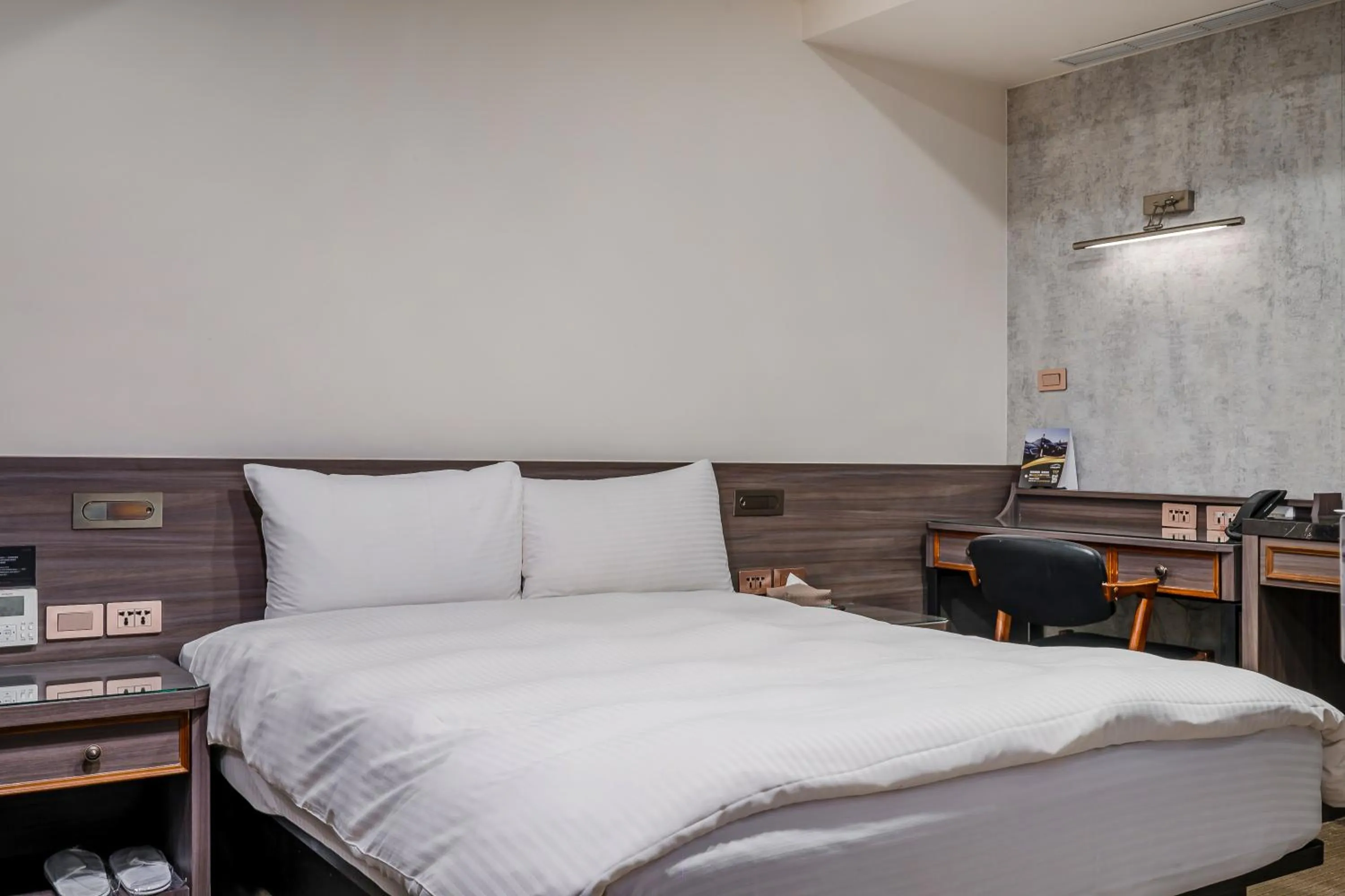 Bed in Dream Mansion Hotel