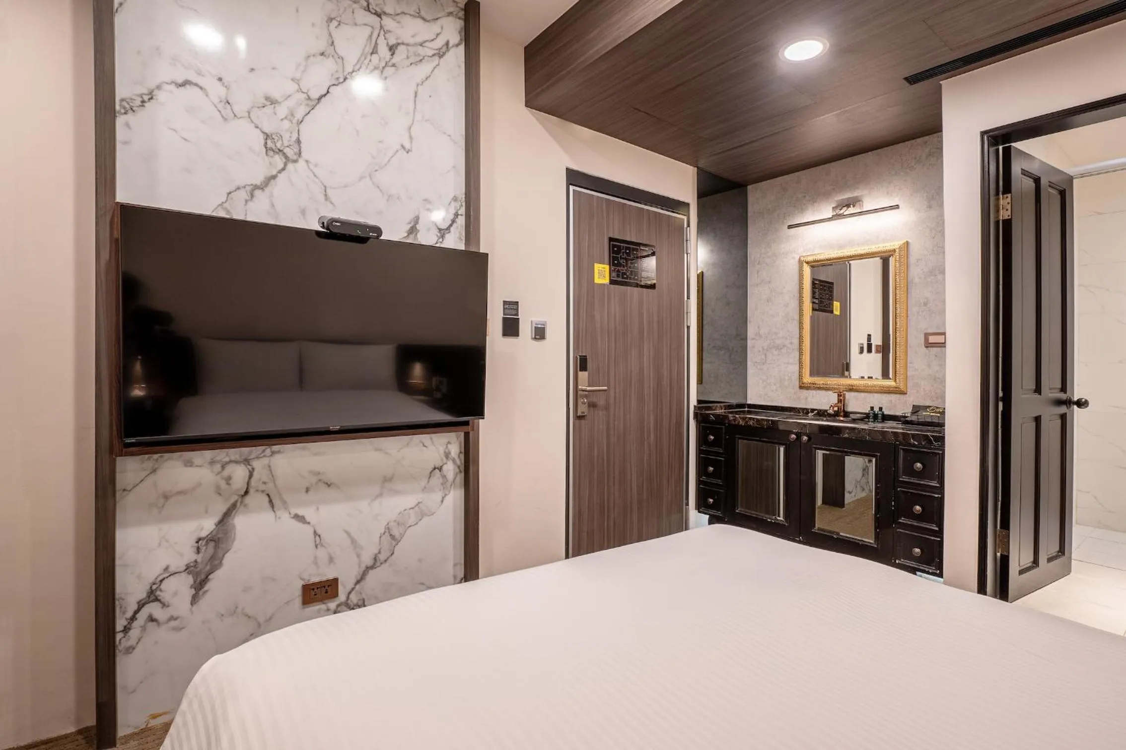 Bed in Dream Mansion Hotel