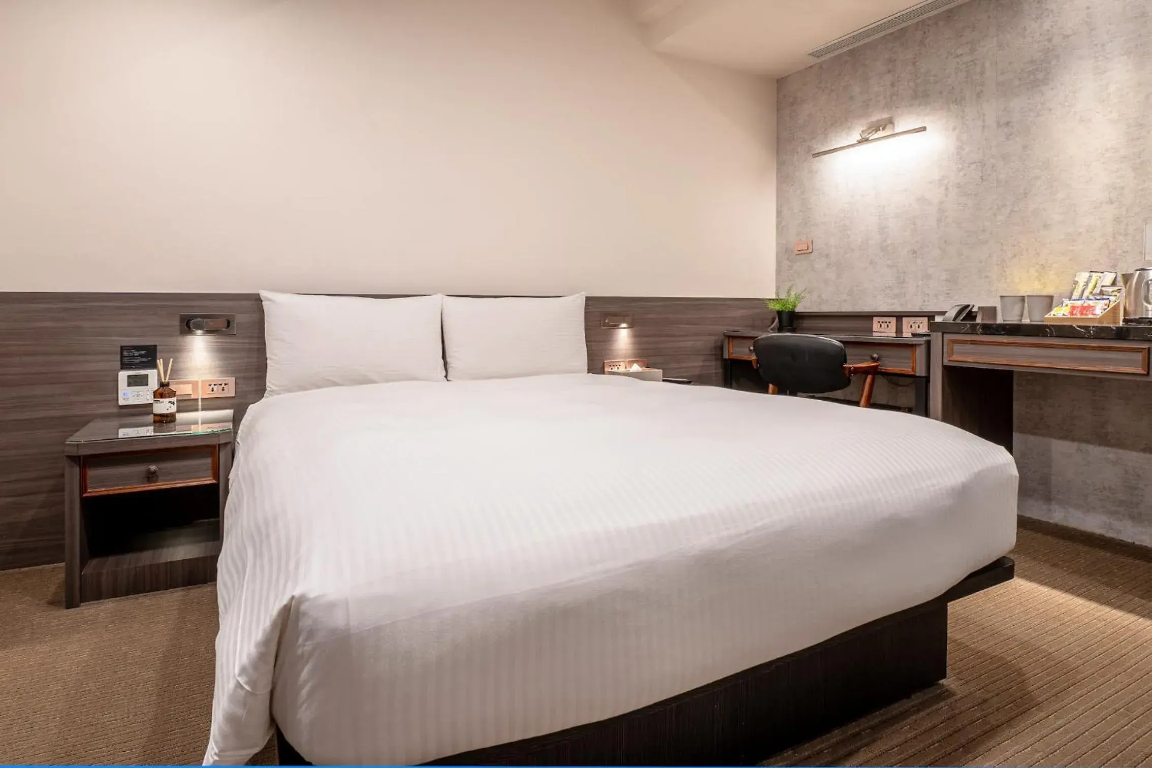 Standard Double Room (No Window) - single occupancy in Dream Mansion Hotel Standard Double Room (No Window) - single occupancy in Dream Mansion Hotel