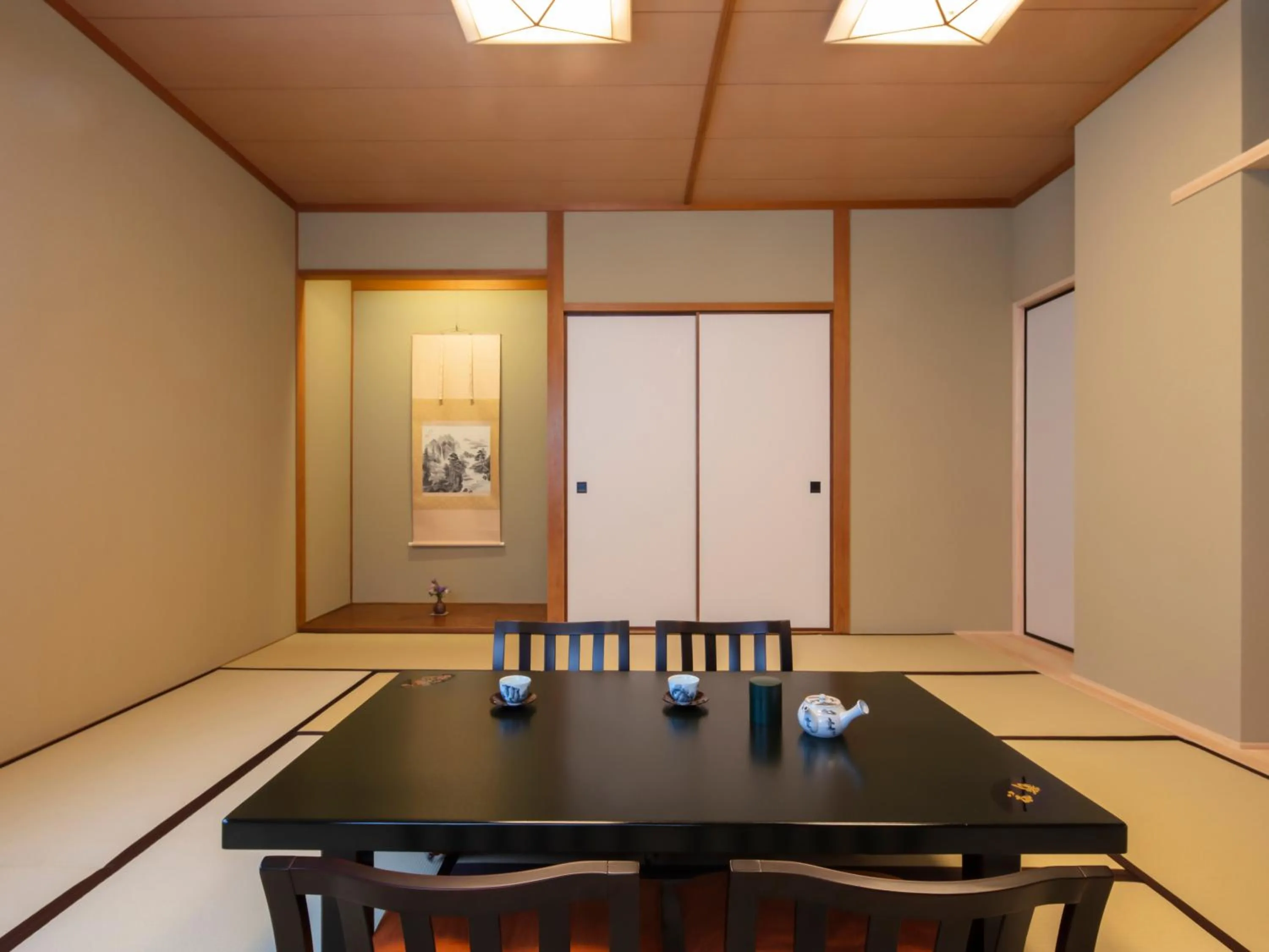 Photo of the whole room in Gion Ryokan Karaku