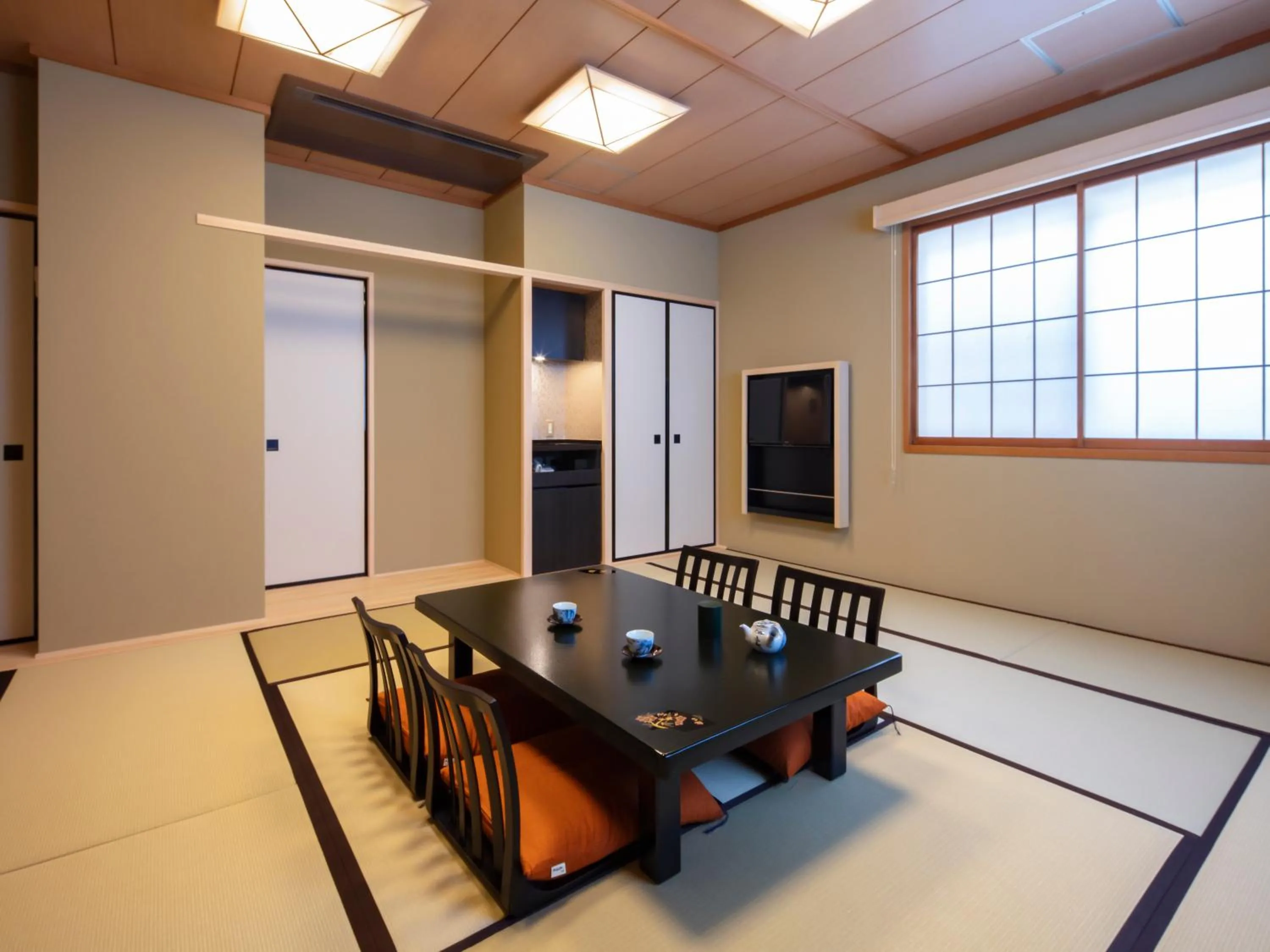 Photo of the whole room in Gion Ryokan Karaku