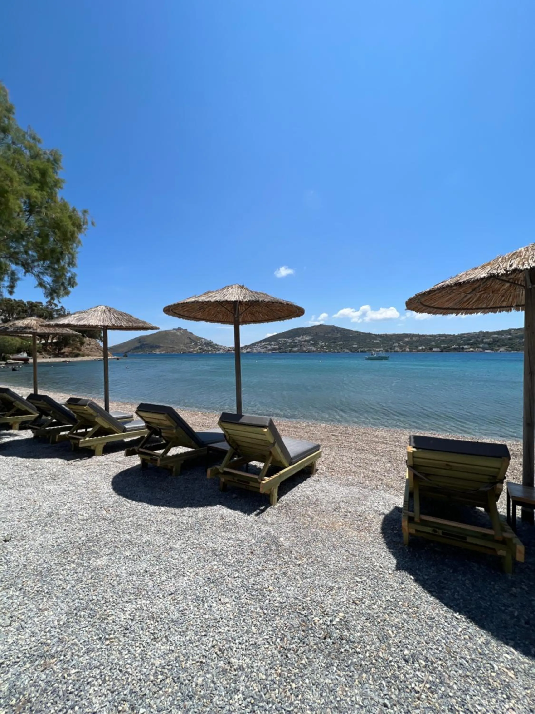 Beach in Alidian bay Suites Leros