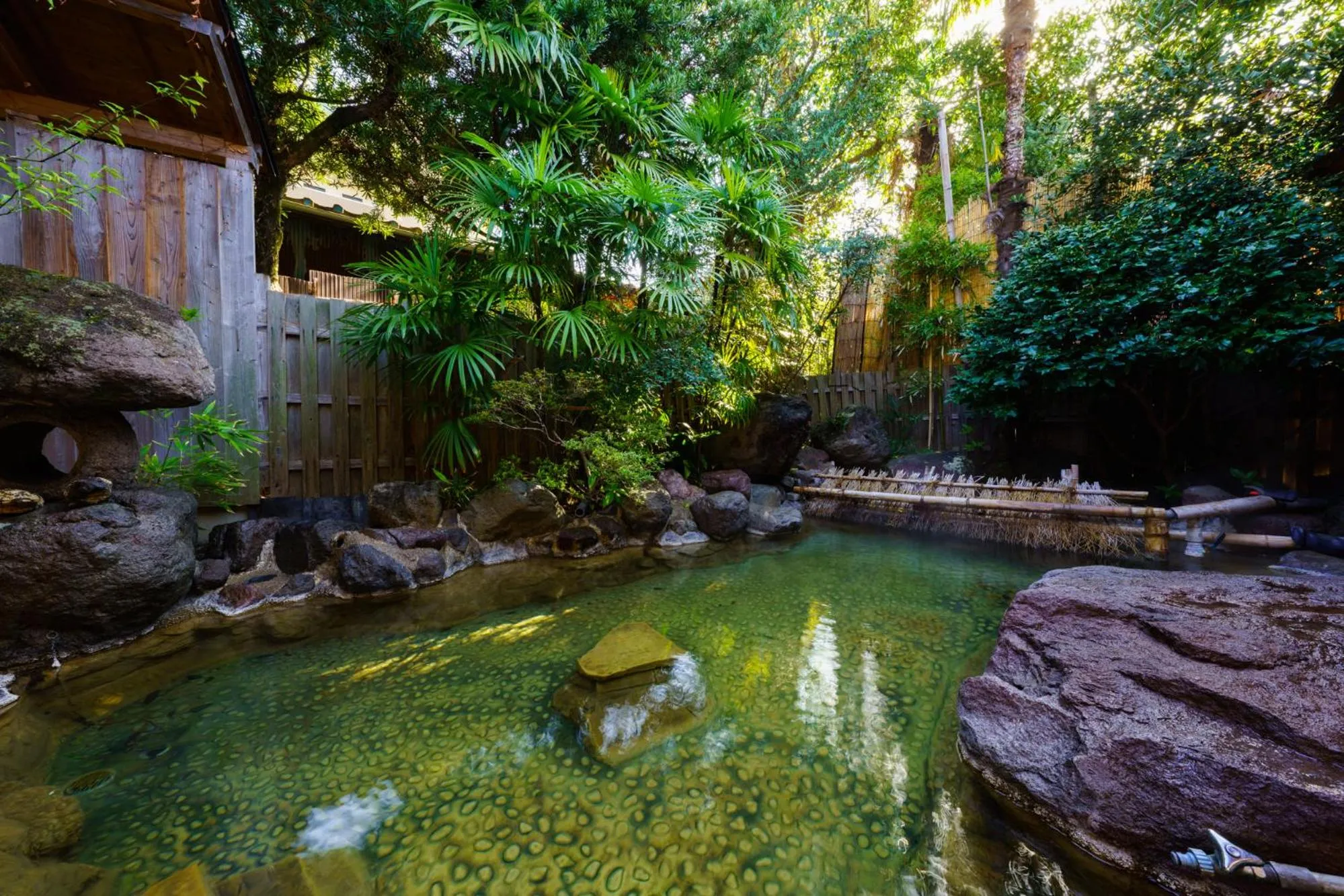 Open Air Bath in Yamada Bessou くつろぎの温泉宿 山田別荘