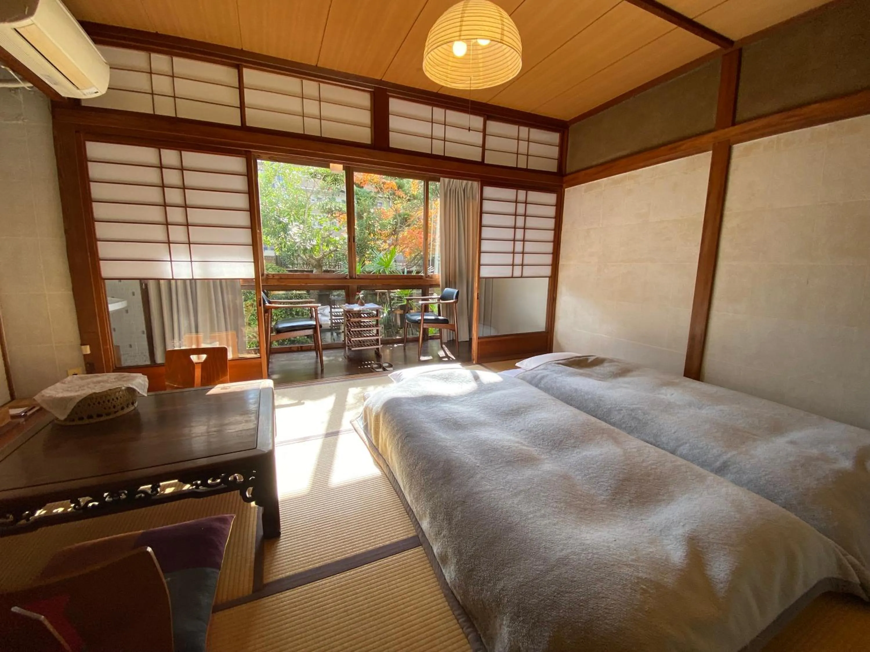 View (from property/room), Bed in Yamada Bessou くつろぎの温泉宿 山田別荘