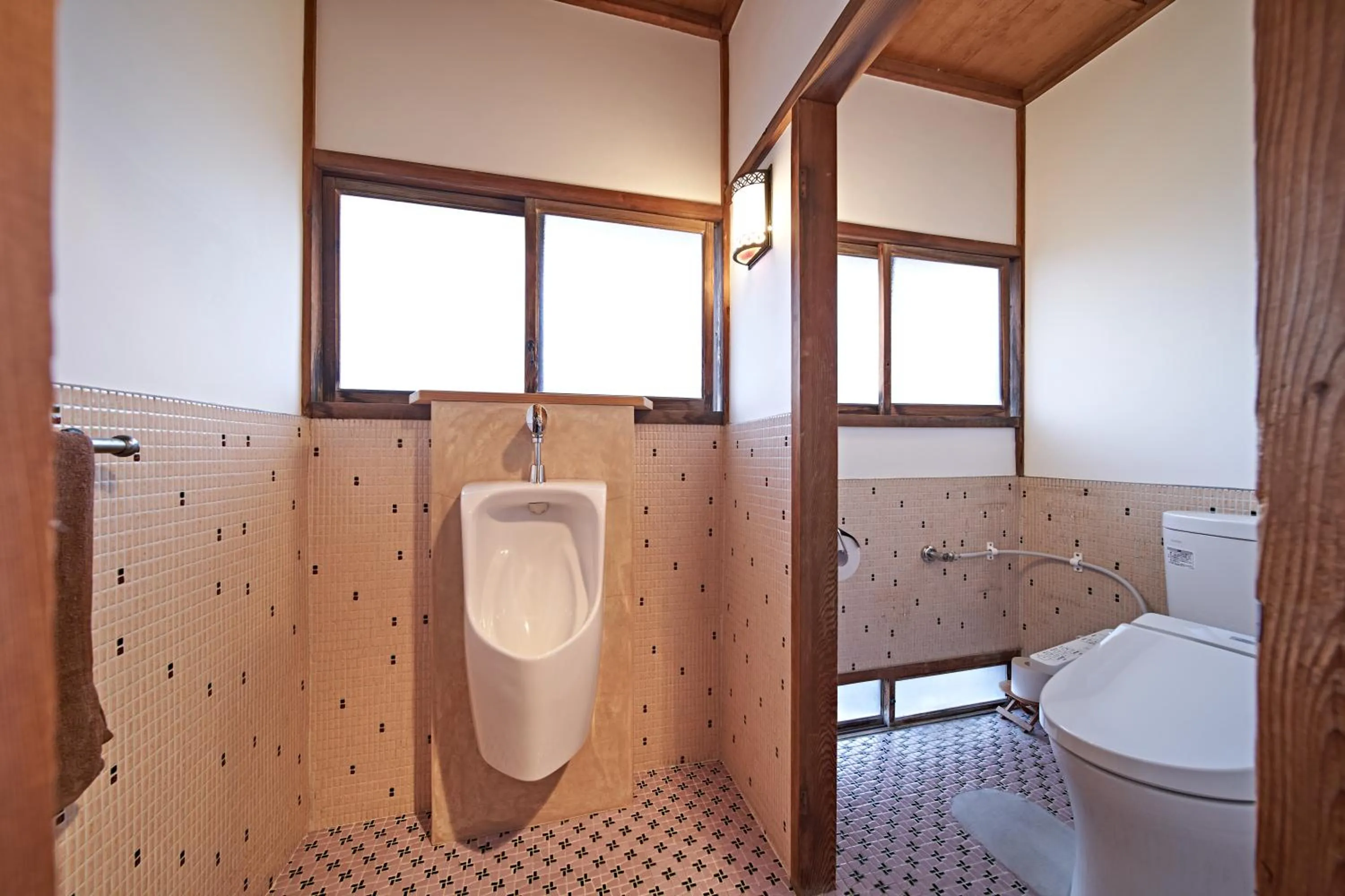 Toilet in Yamada Bessou くつろぎの温泉宿 山田別荘