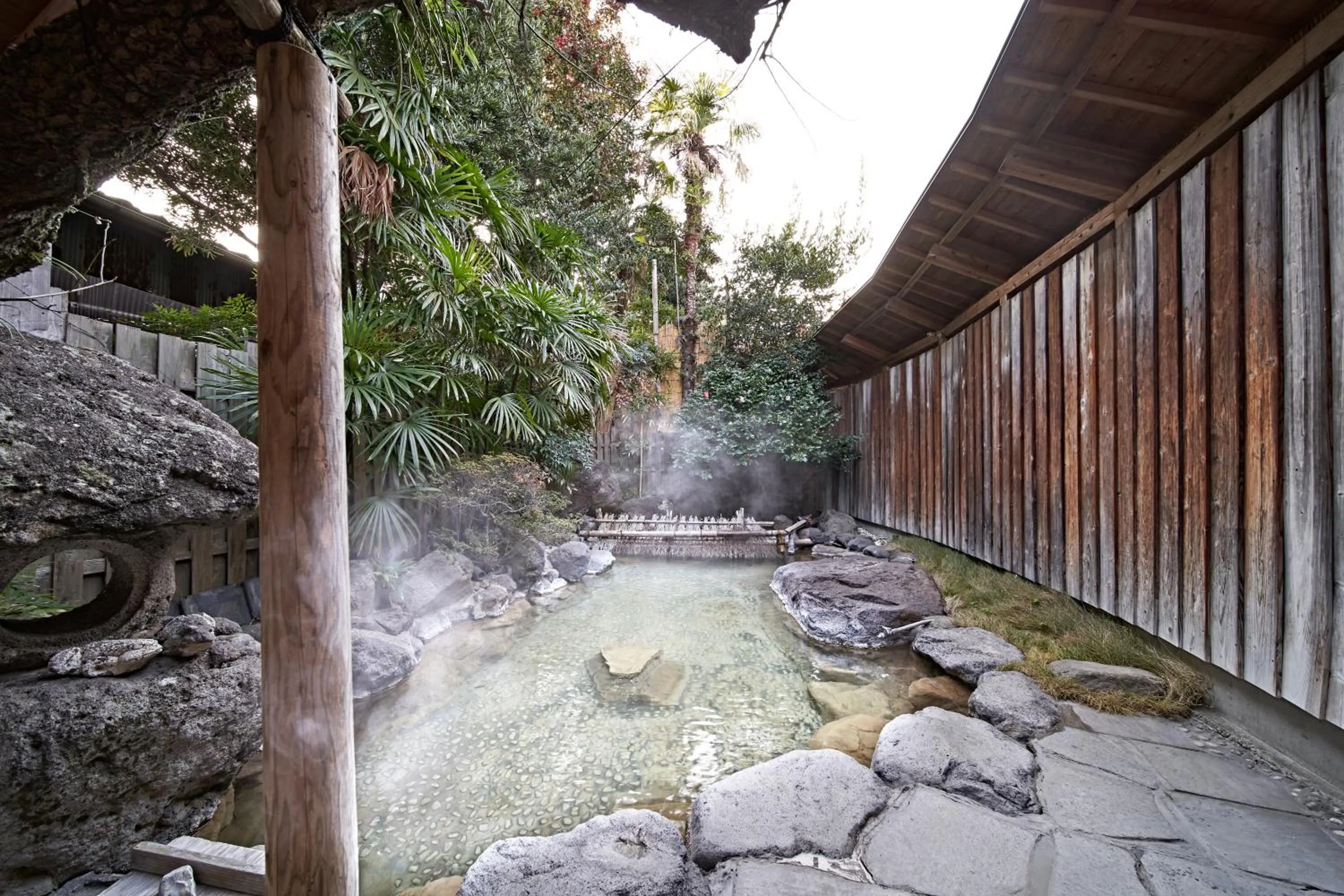 Open Air Bath in Yamada Bessou くつろぎの温泉宿 山田別荘