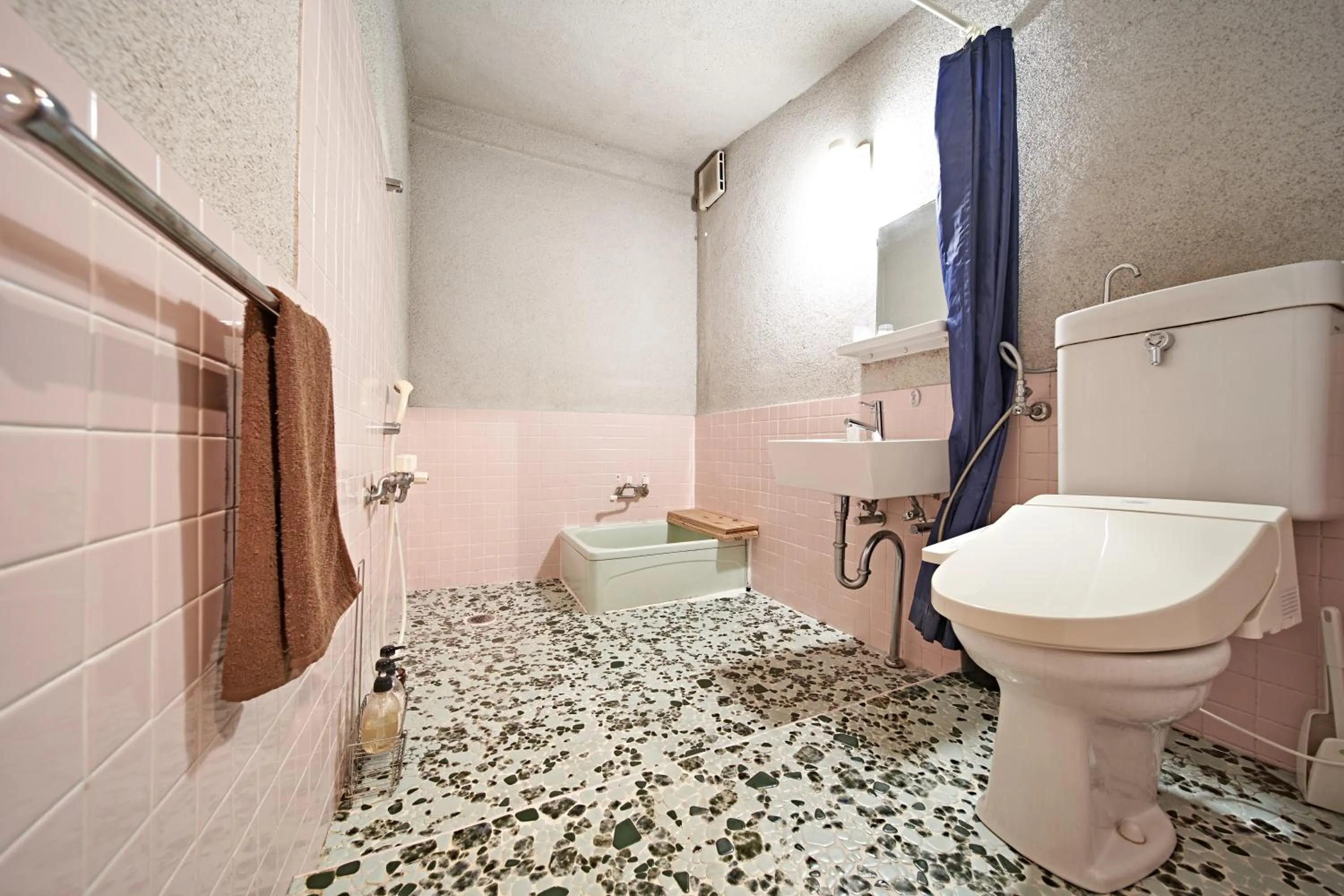 Shower in Yamada Bessou くつろぎの温泉宿 山田別荘