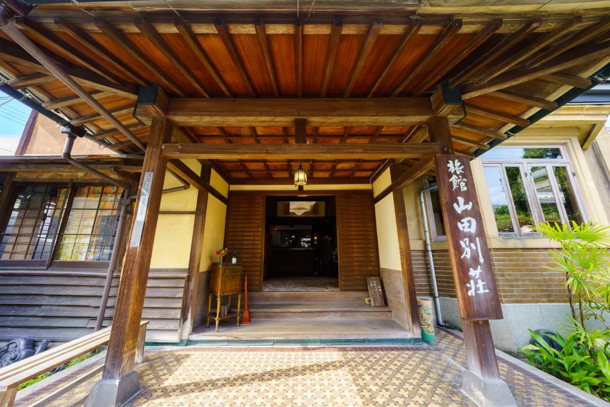 Facade/entrance in Yamada Bessou くつろぎの温泉宿 山田別荘