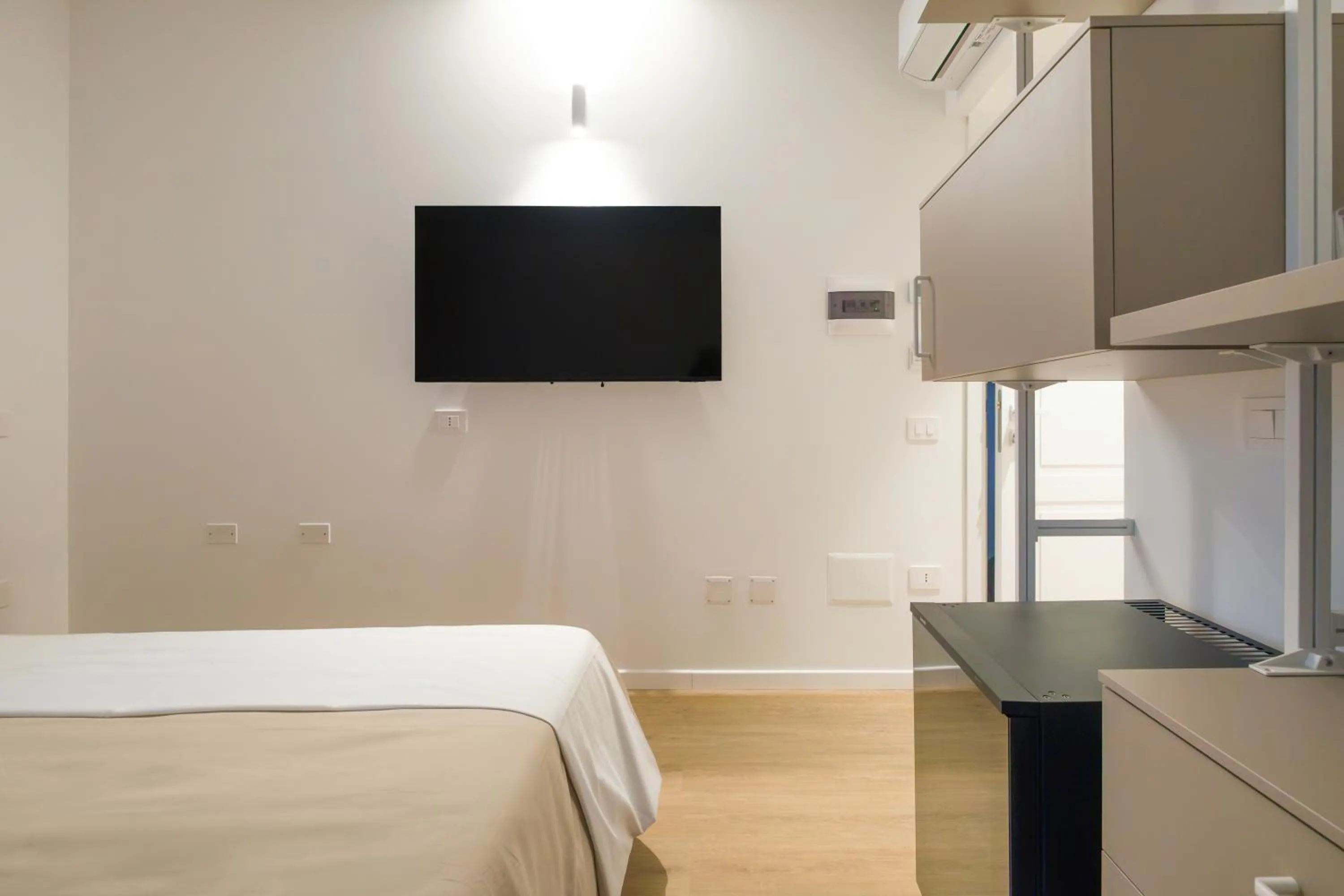 TV and multimedia, Bed in Hotel Solki