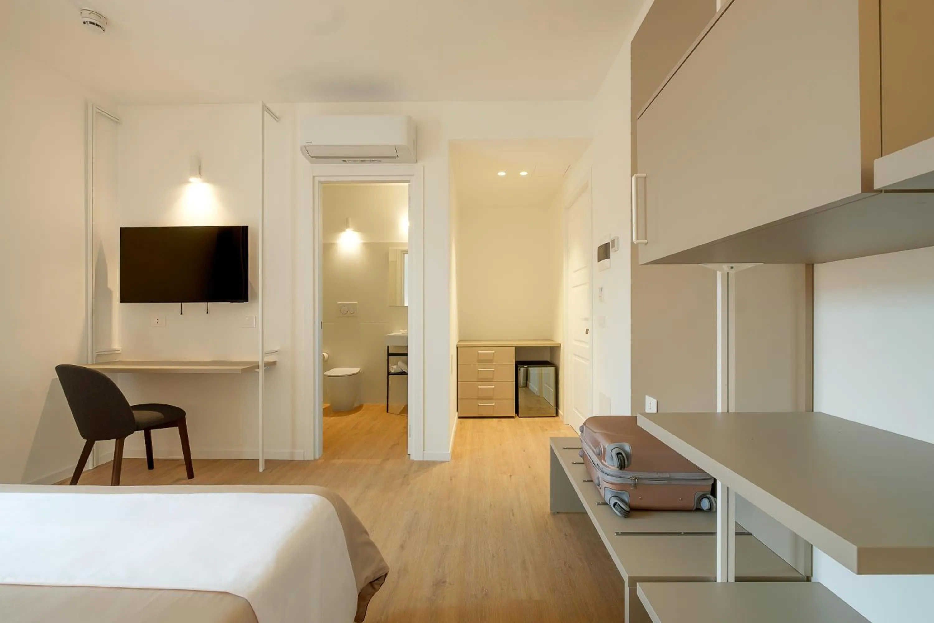 Photo of the whole room, Bed in Hotel Solki