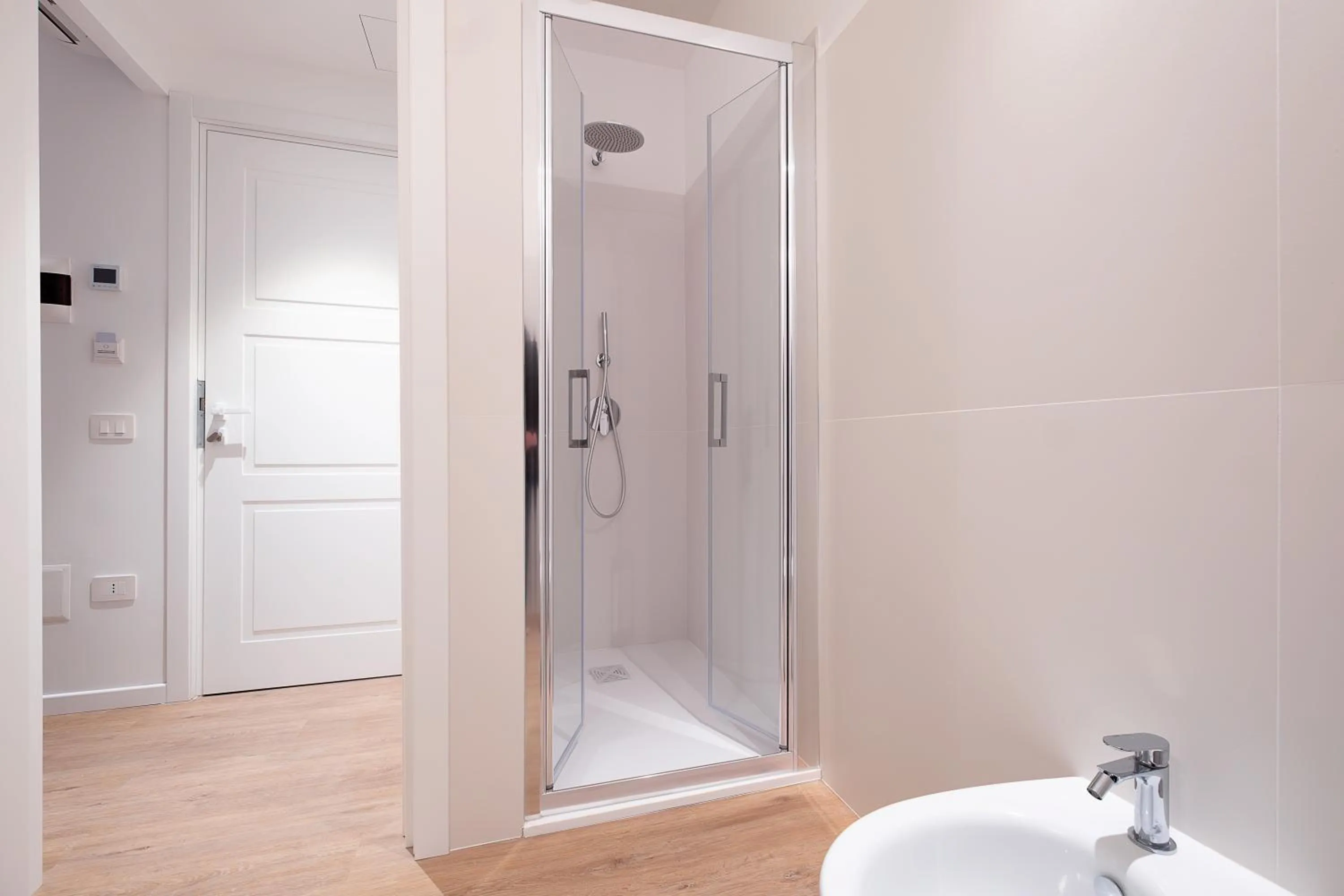 Shower in Hotel Solki