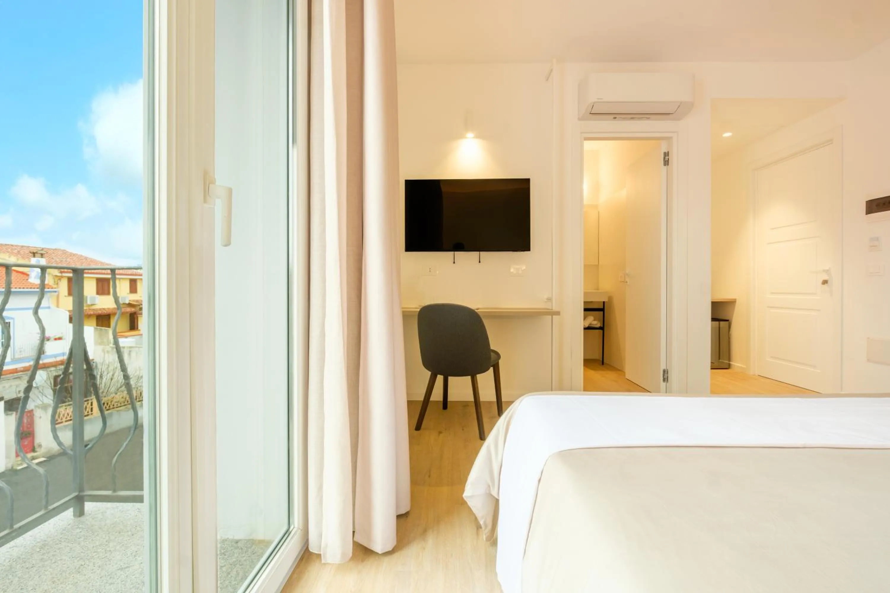 Photo of the whole room, Bed in Hotel Solki