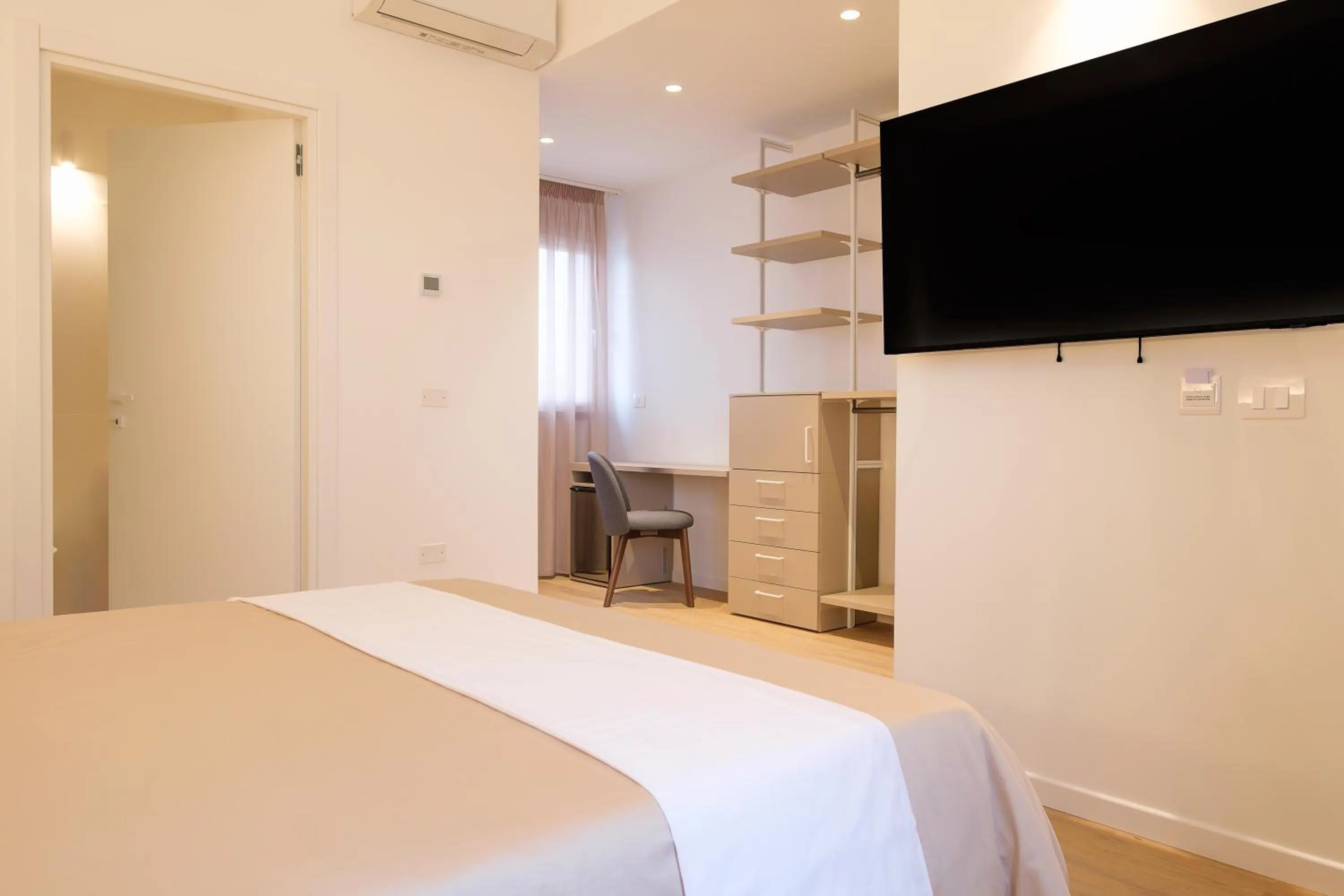 Photo of the whole room, Bed in Hotel Solki