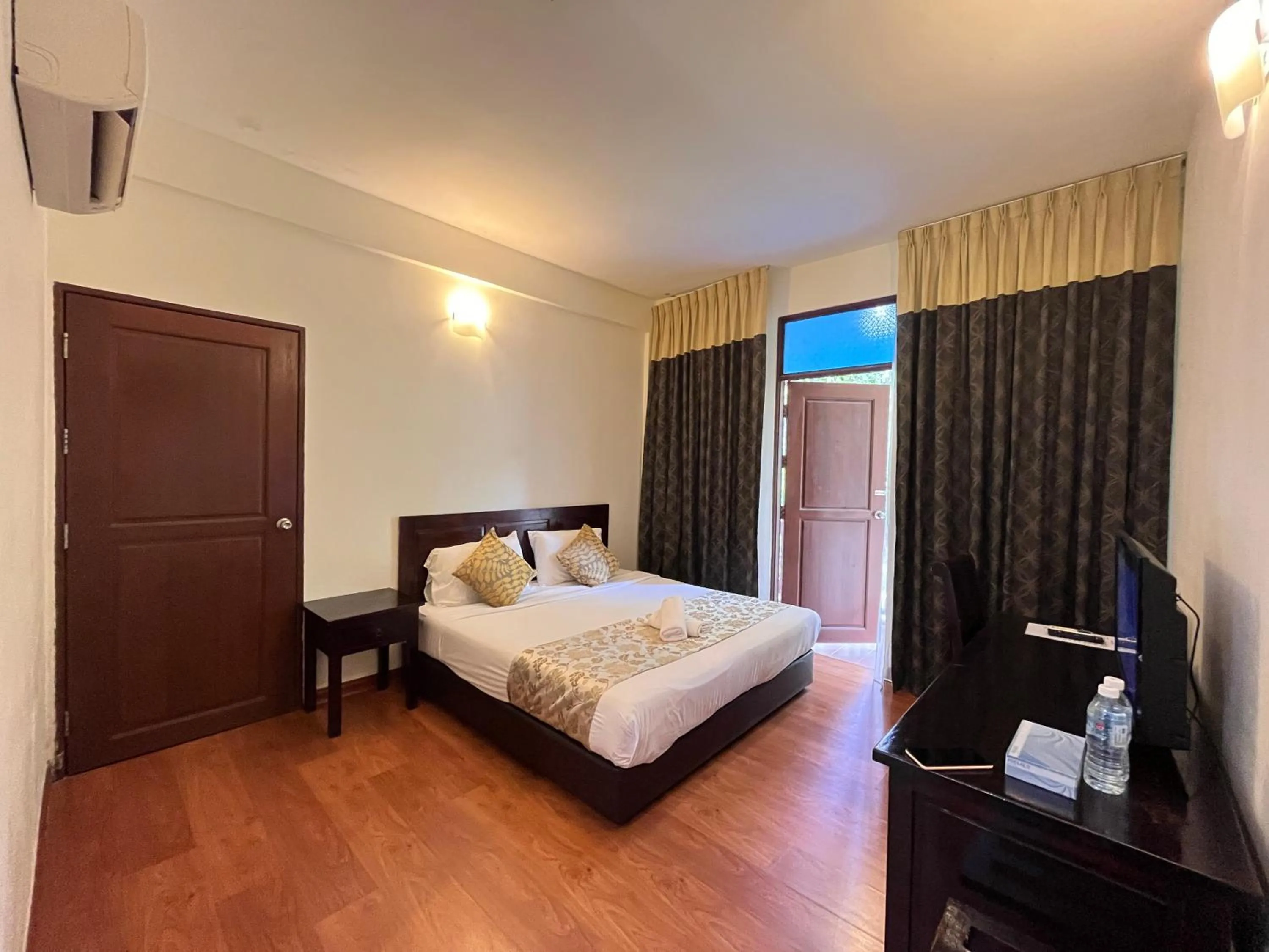 Photo of the whole room, Bed in ēRYA by SURIA Janda Baik