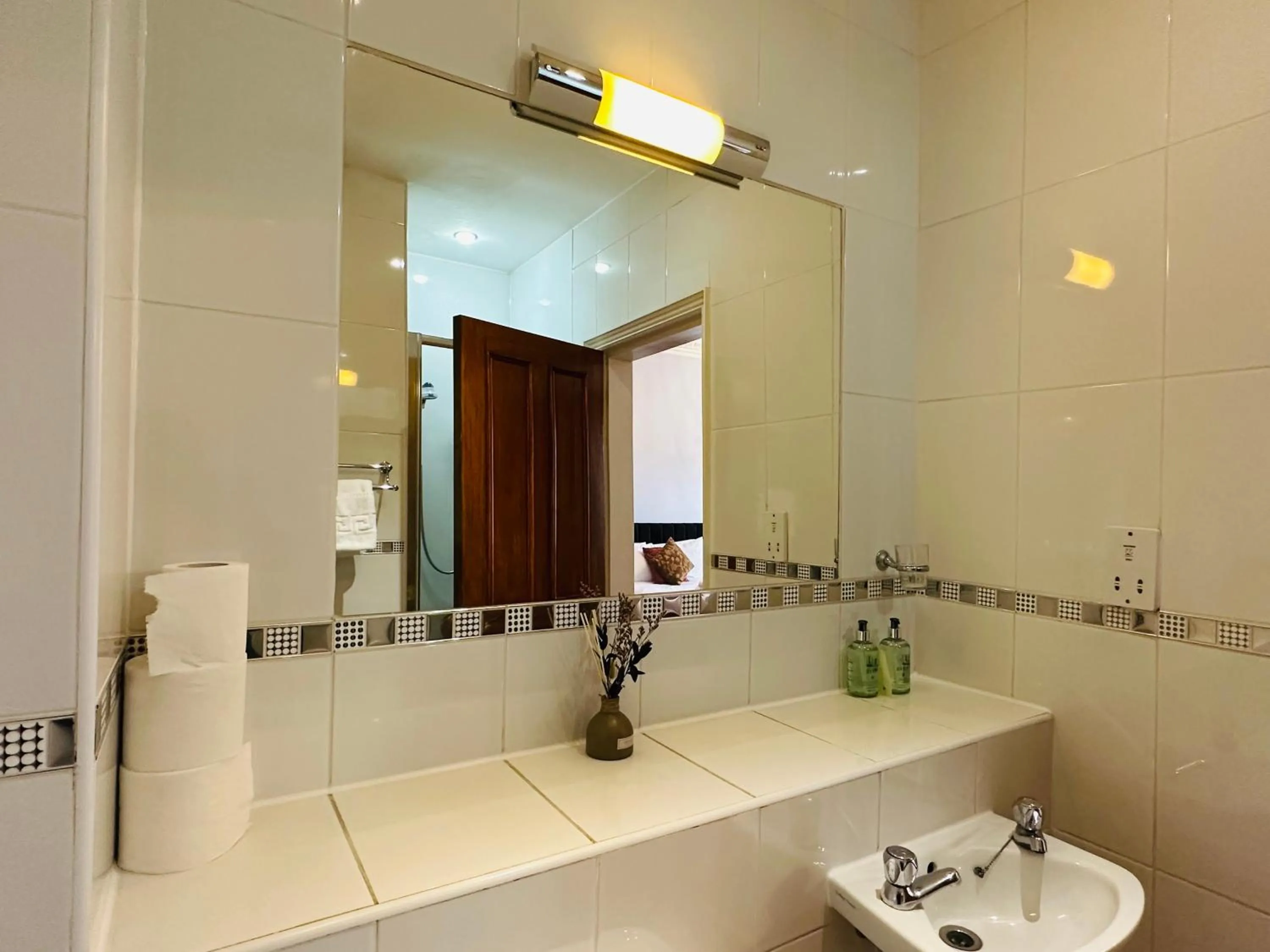 Abbotsford Guest House