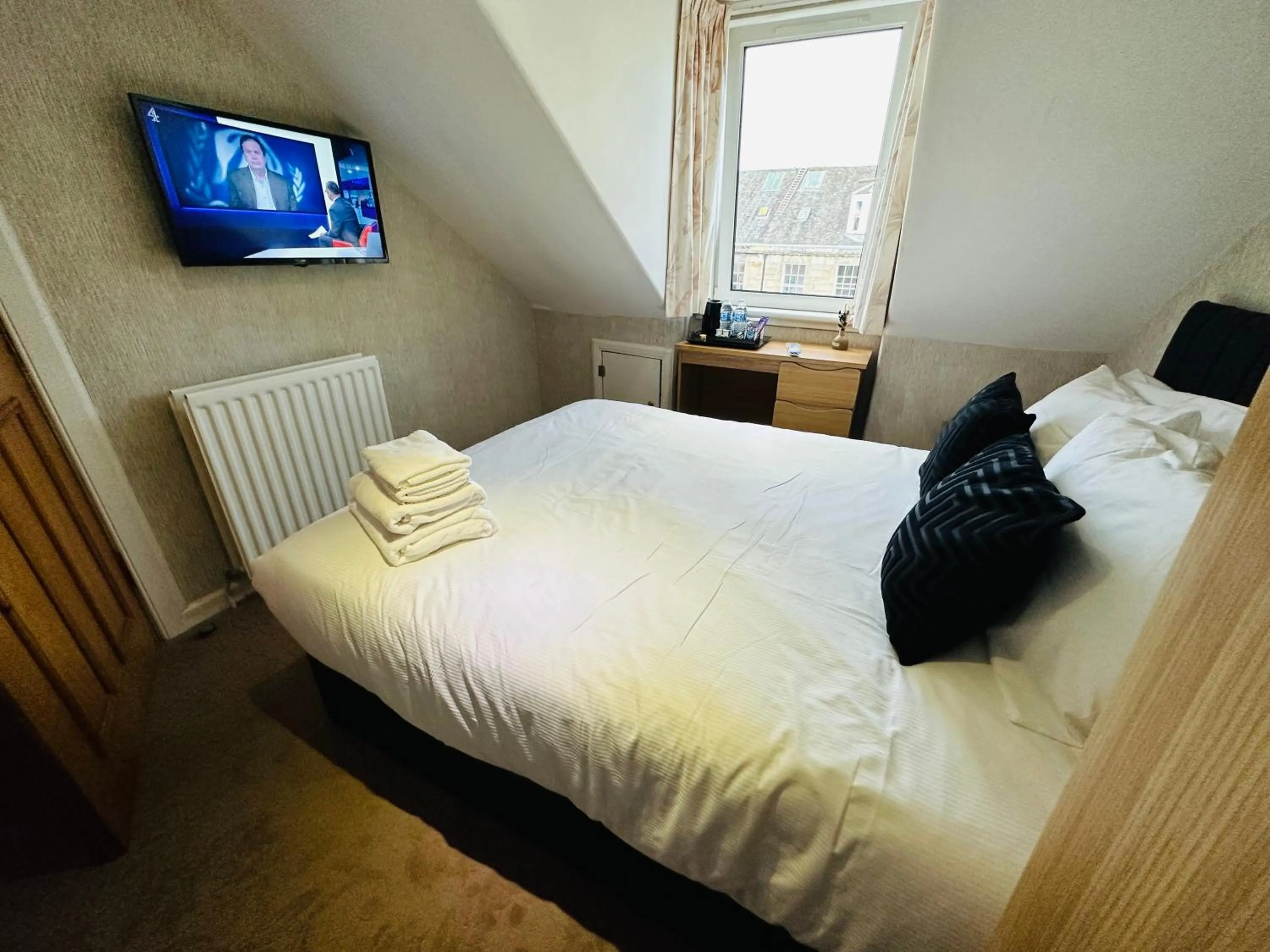 Bed in Abbotsford Guest House