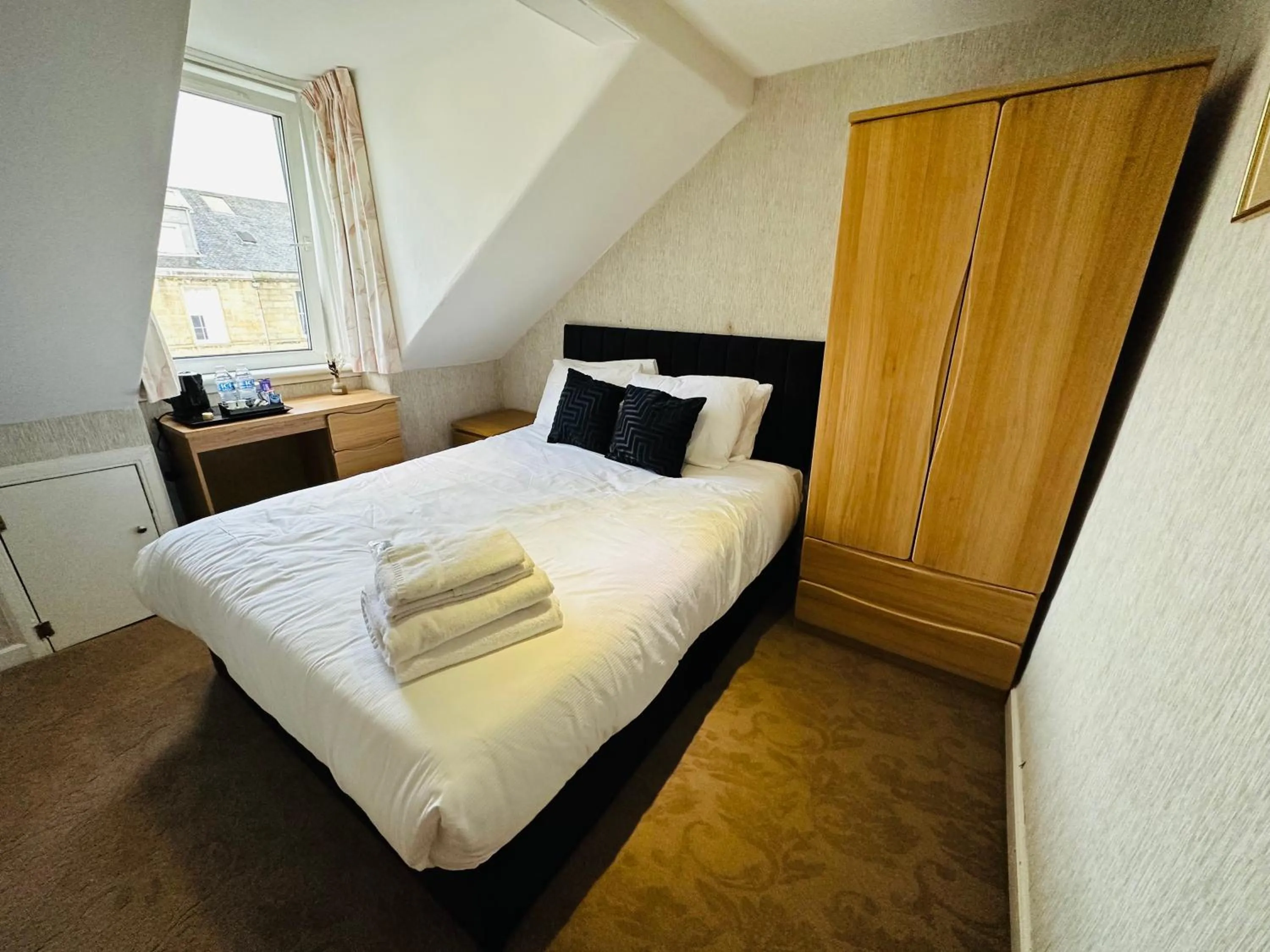 Bed in Abbotsford Guest House