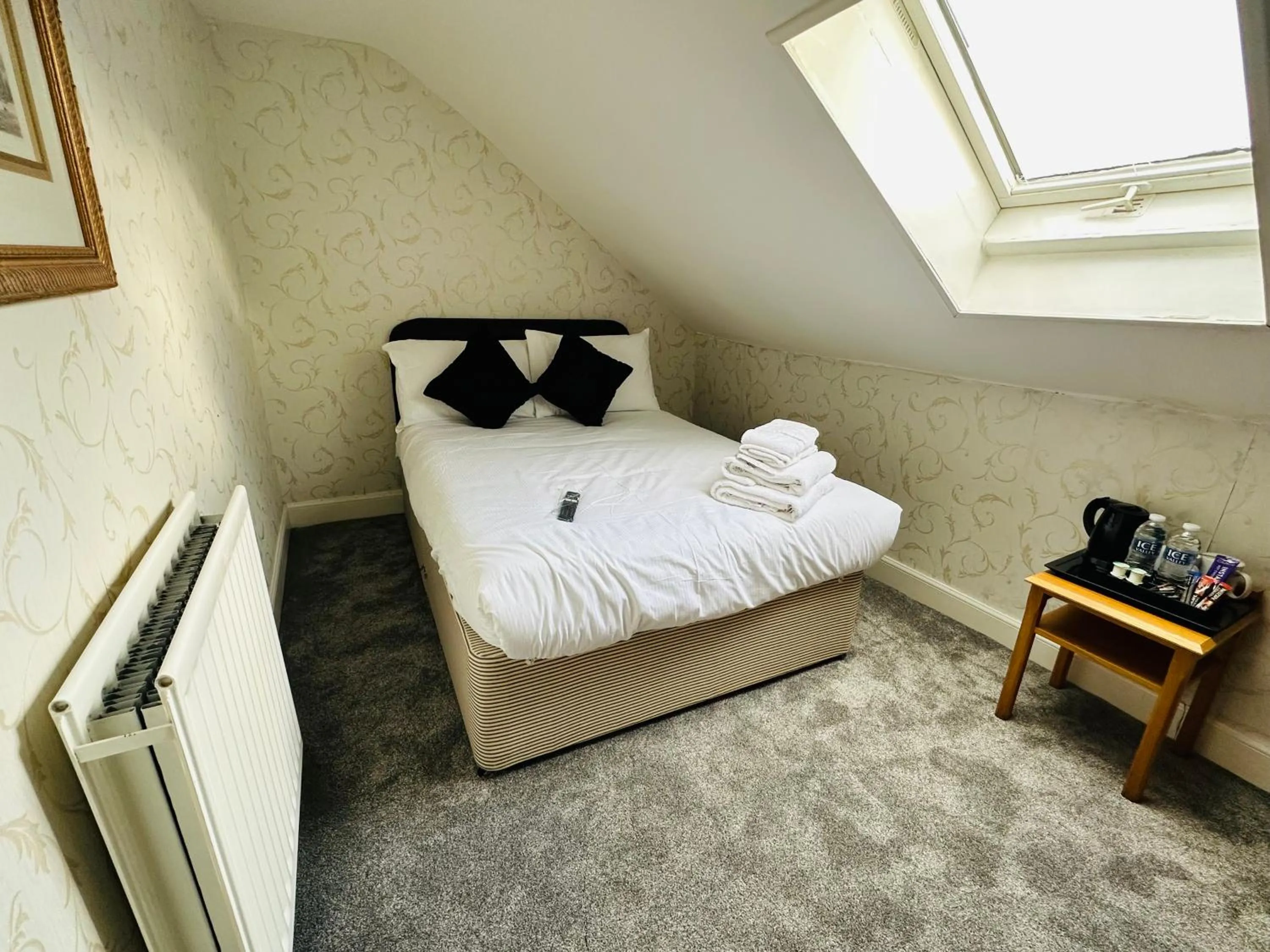 Bed in Abbotsford Guest House