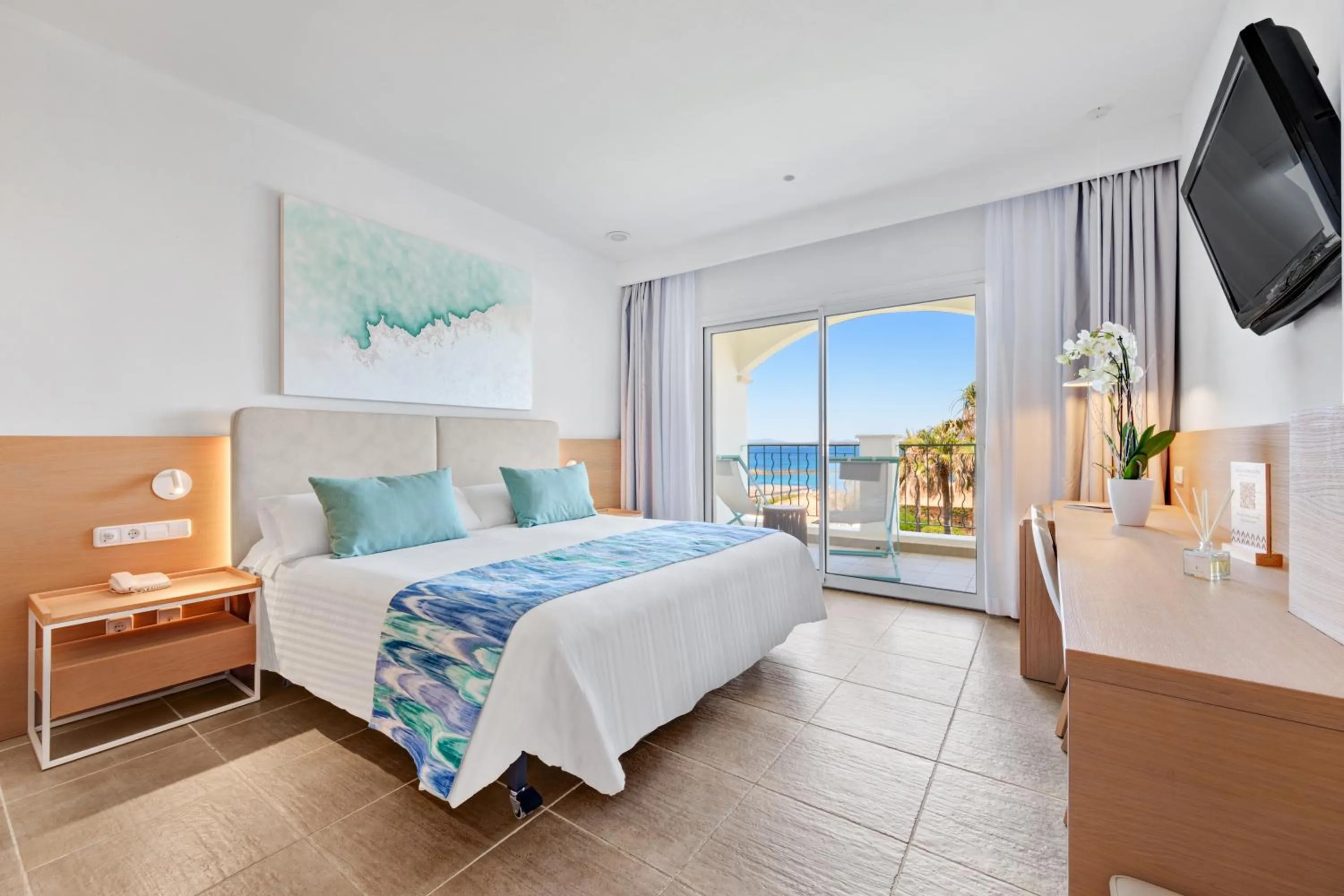 Bed in Hotel Villa Chiquita - Adults Only - Over 12