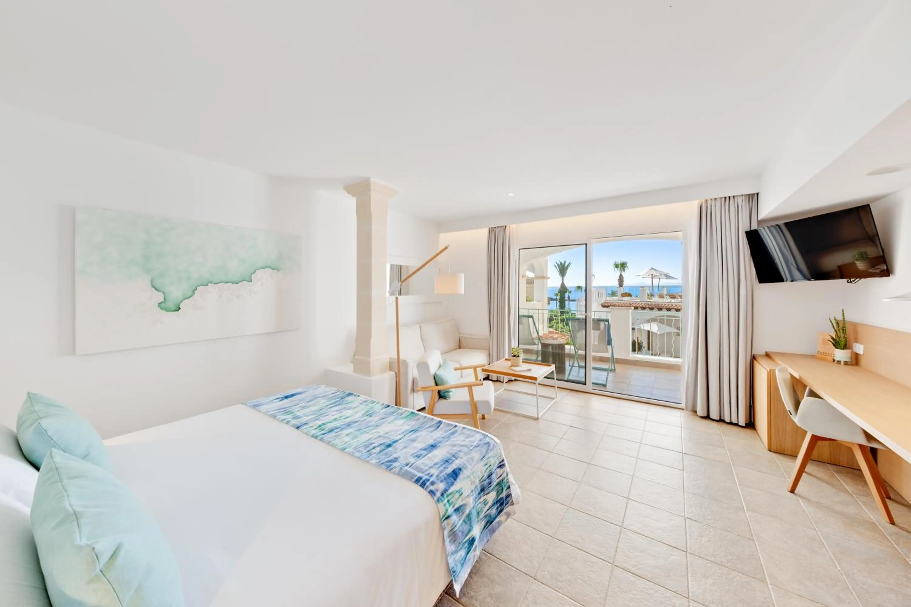 Bed in Hotel Villa Chiquita - Adults Only - Over 12