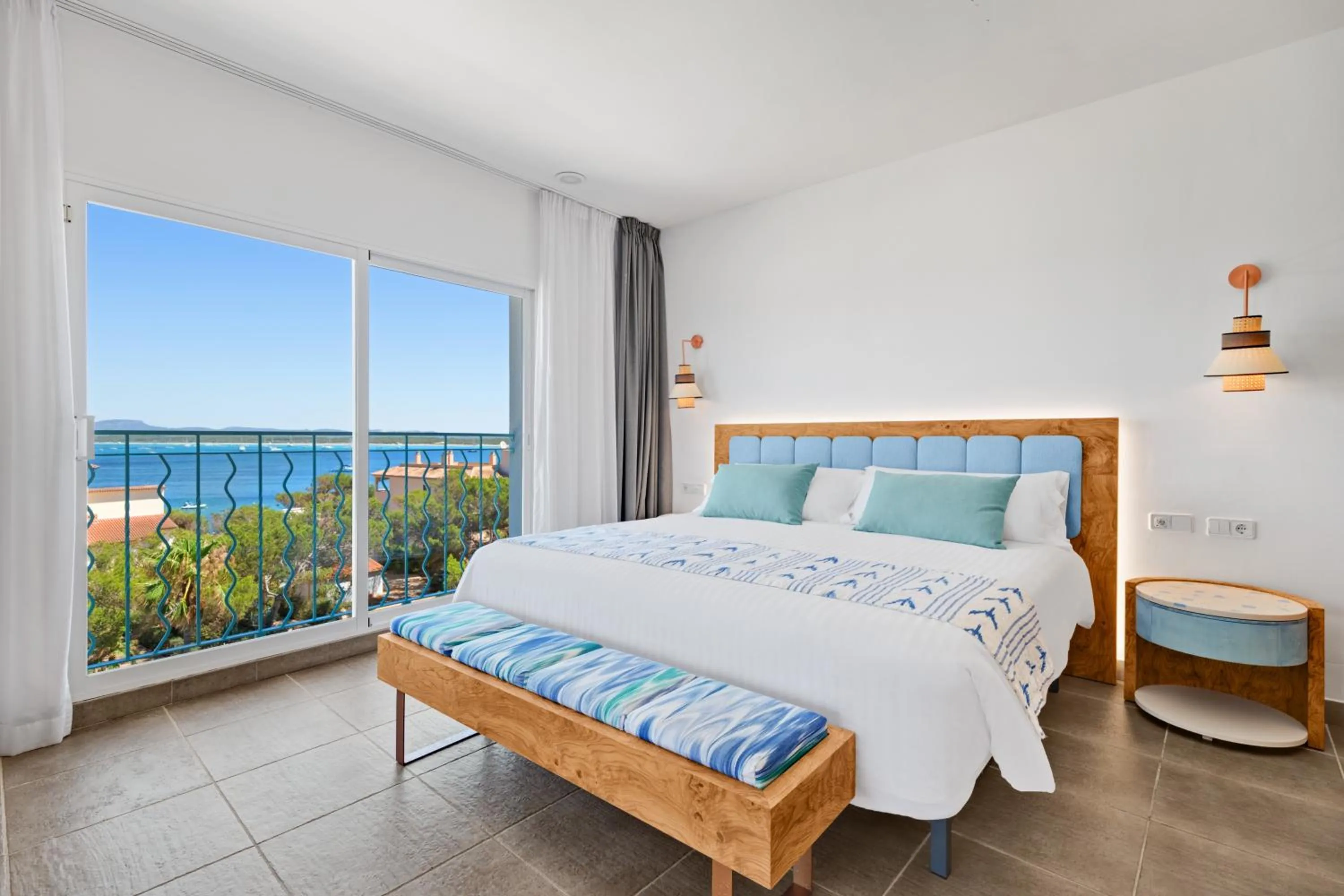 Bed in Hotel Villa Chiquita - Adults Only - Over 12