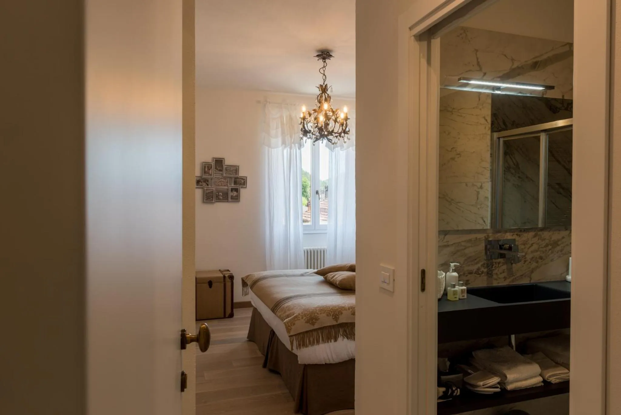 Bathroom, Bed in Locanda Senio