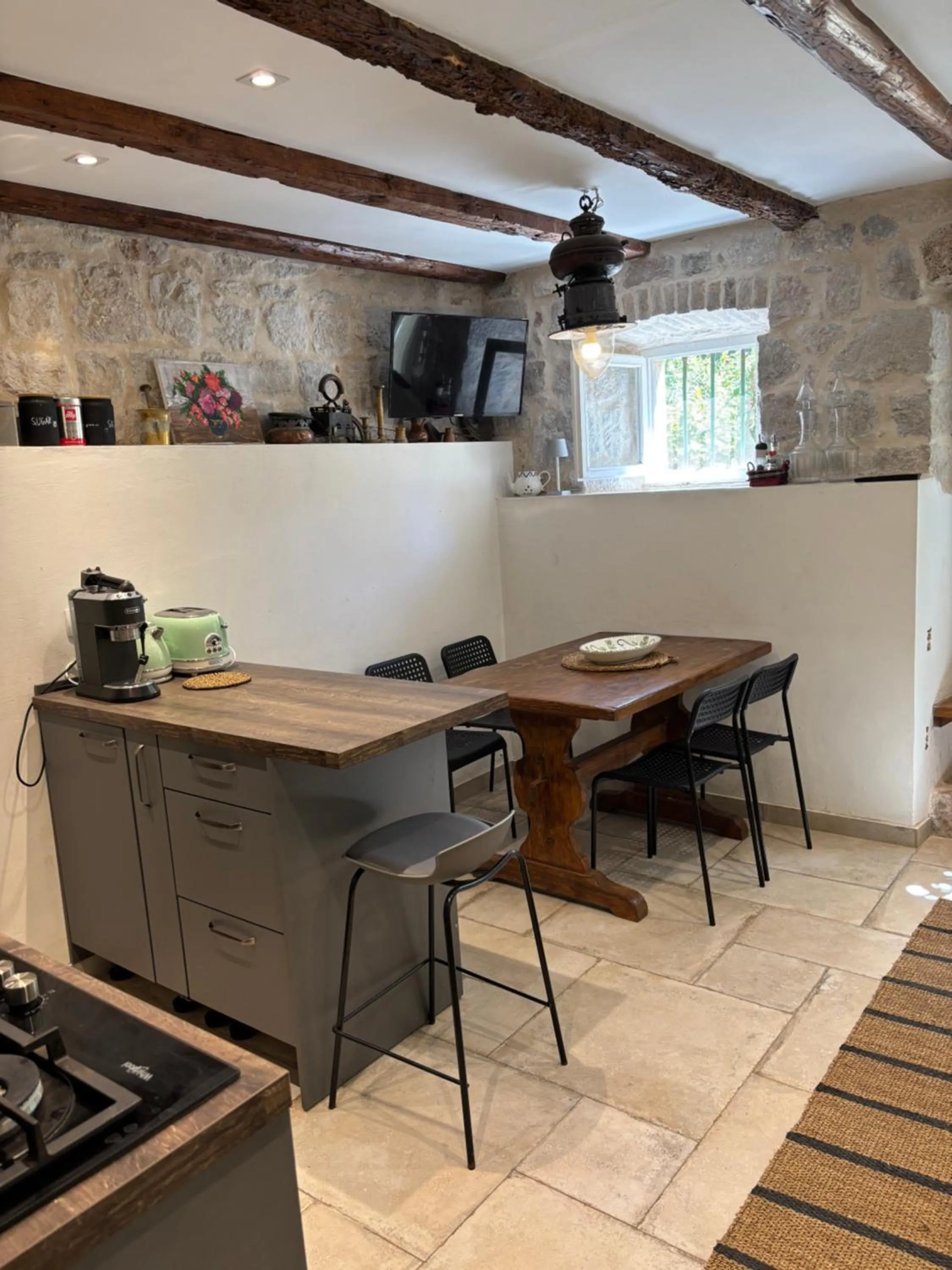 Dining area in Seaside Holiday Home Andrija
