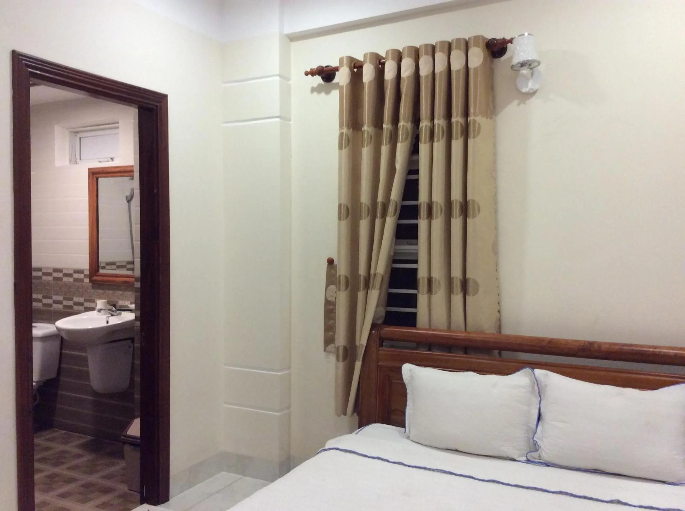 Bed in Hoang Oanh Hotel