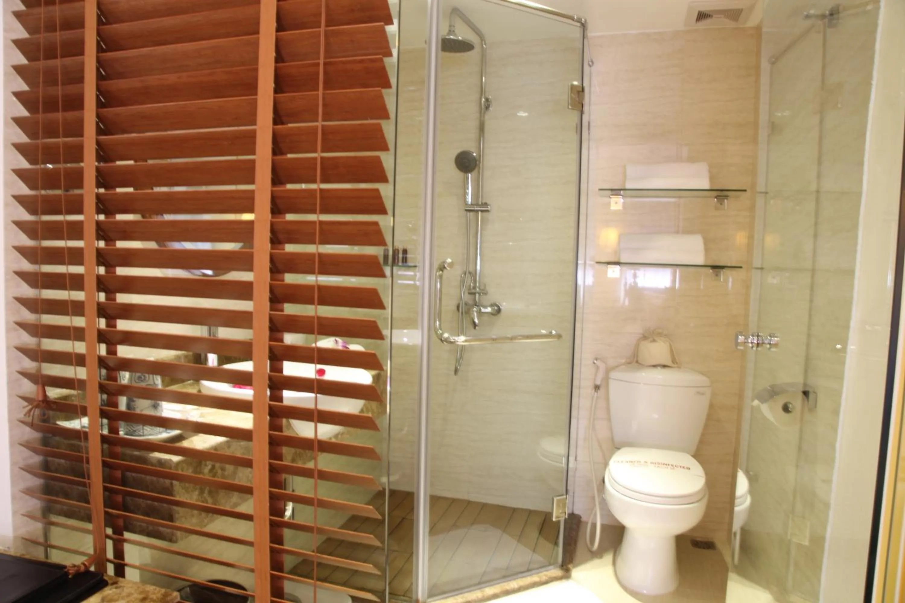 Bathroom in Elite Central Hotel Hanoi