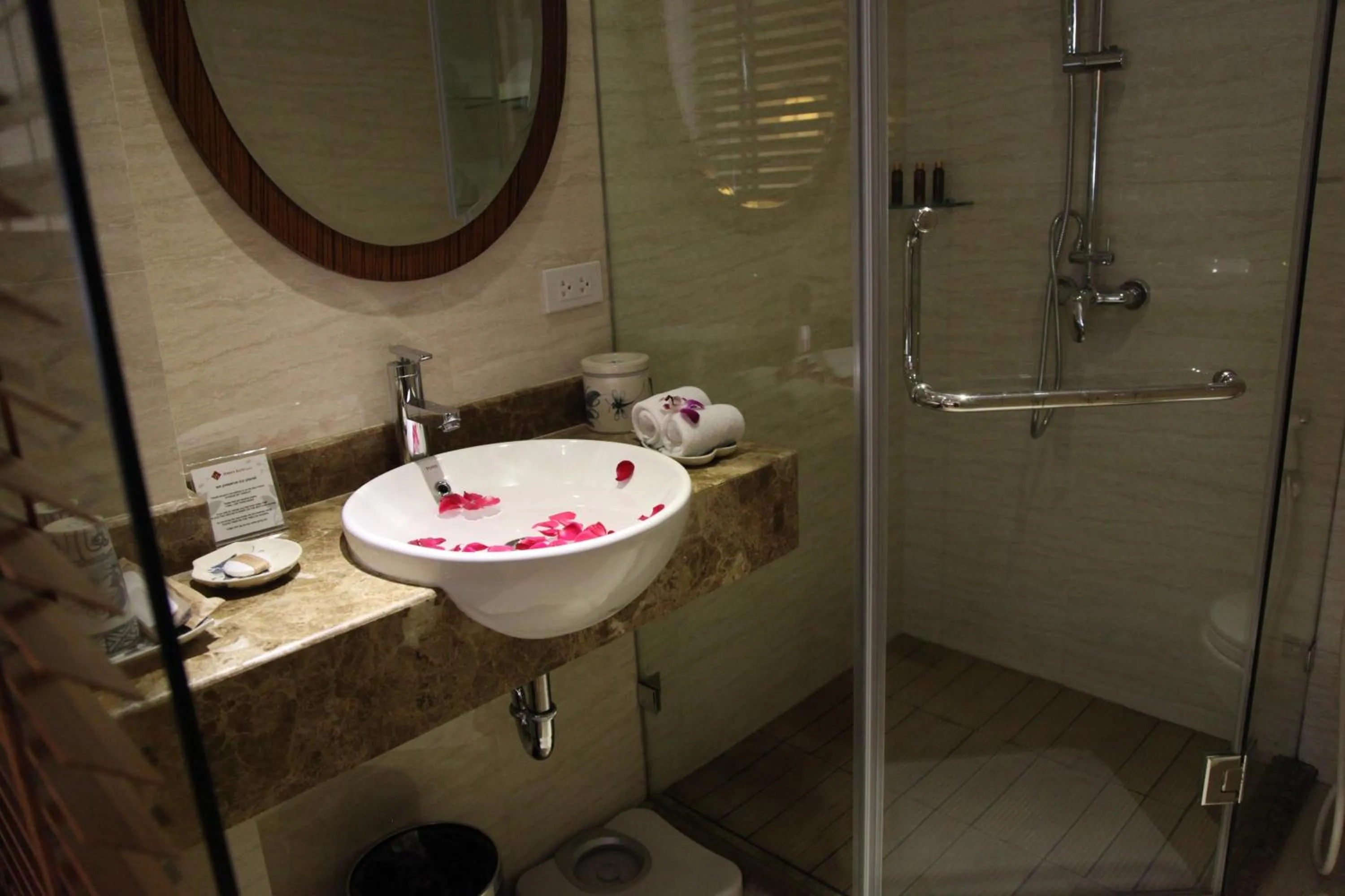 Bathroom in Elite Central Hotel Hanoi