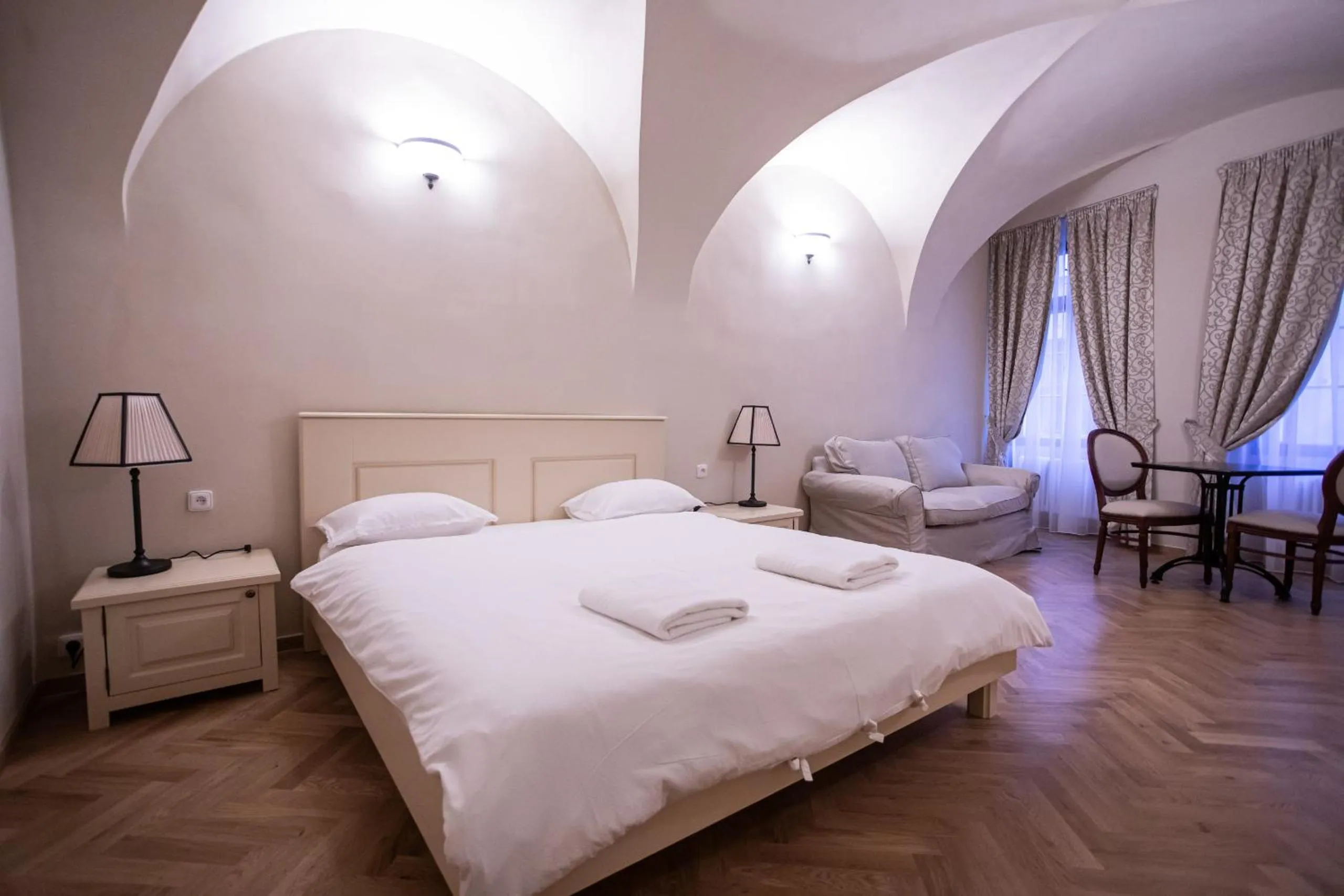 Bed in Residence Thunovska