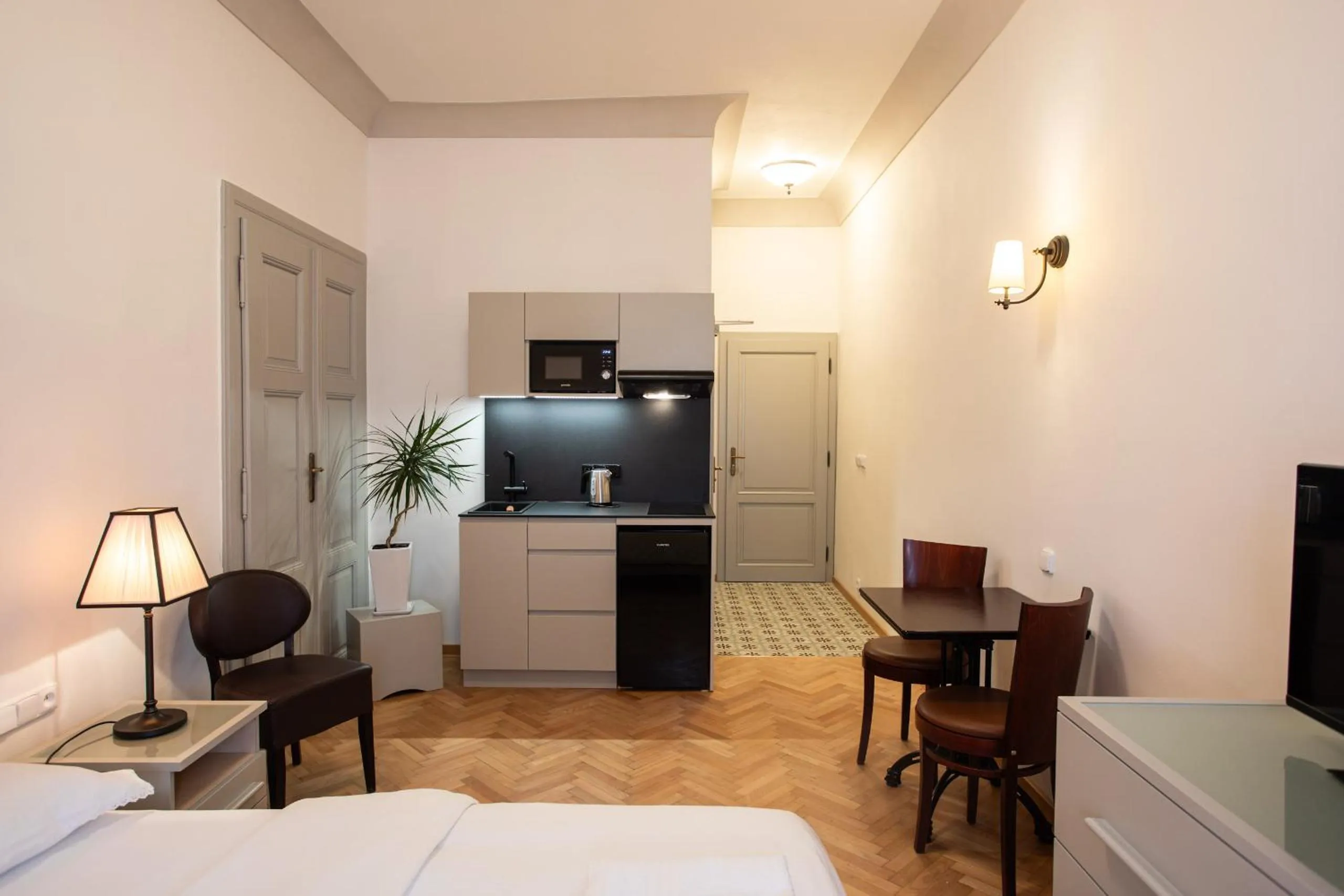 Bed in Residence Thunovska