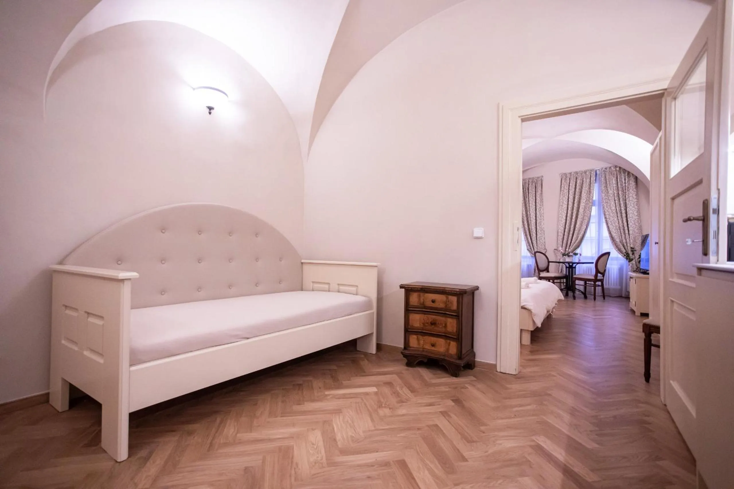 Bed in Residence Thunovska